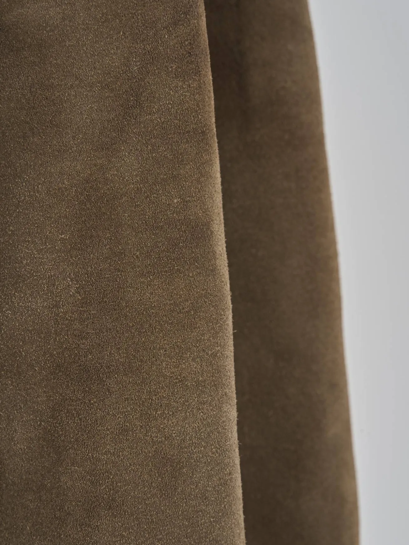 Stivali tacco 2cm camoscio beige