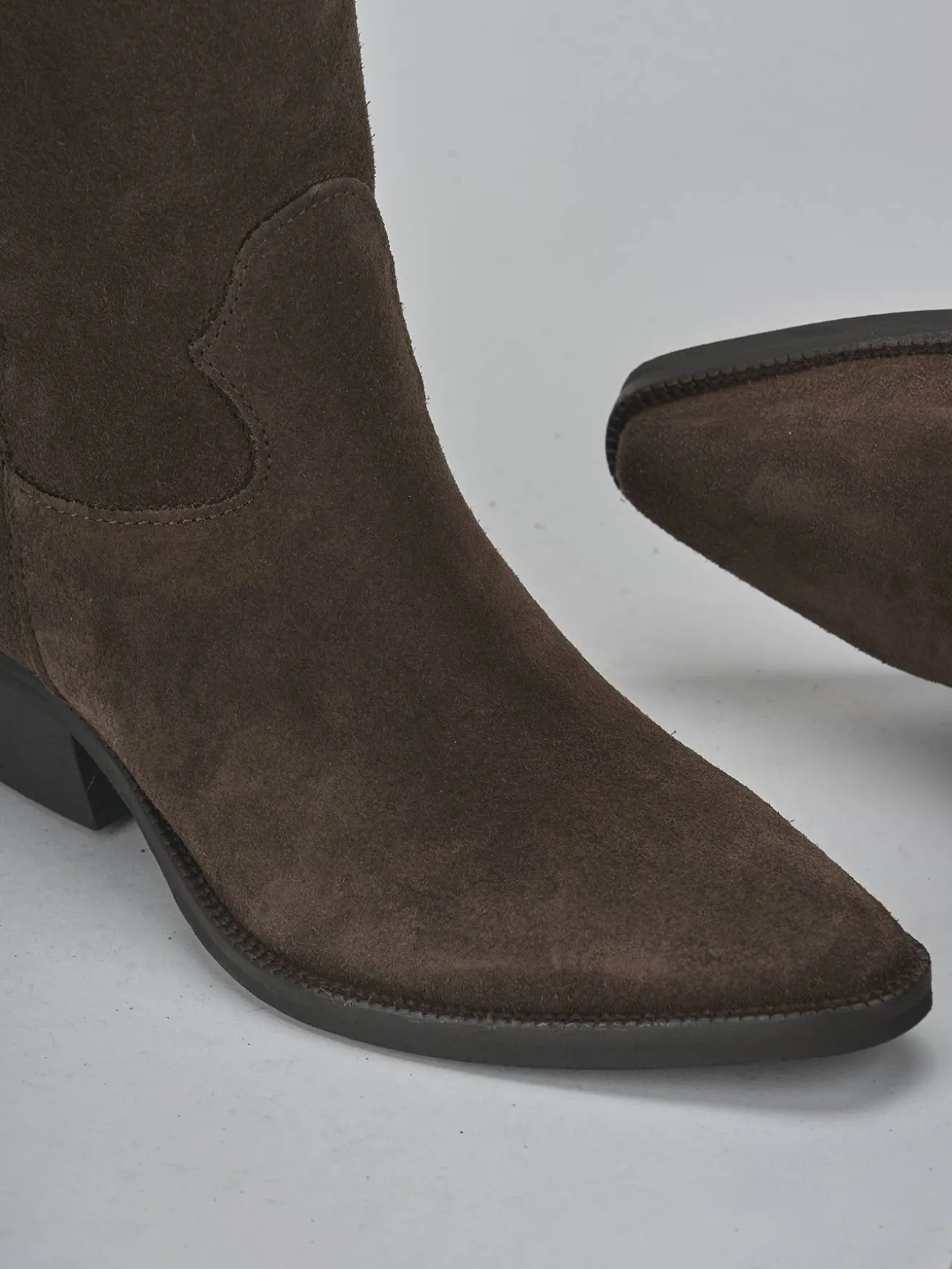 Stivali tacco 4cm camoscio testa