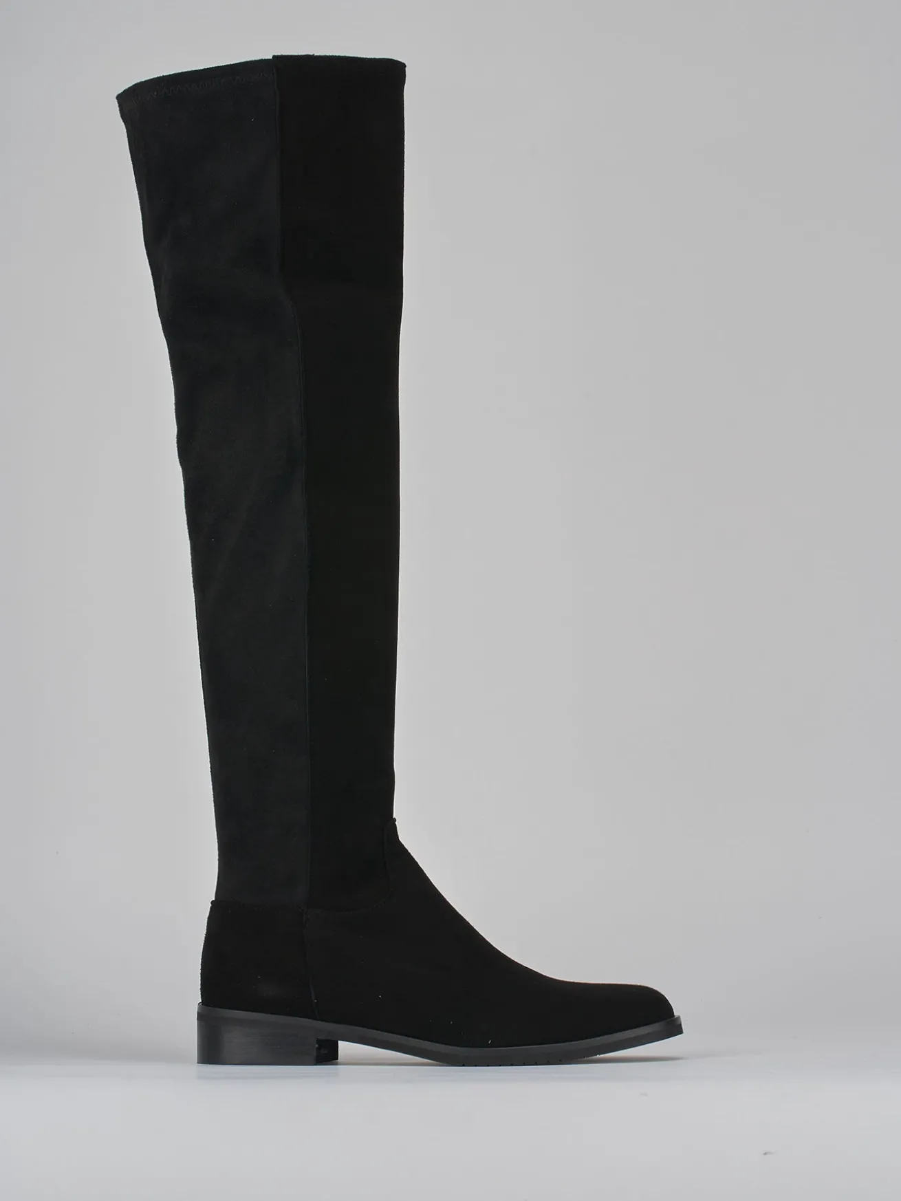 Stivali tacco 2cm camoscio nero