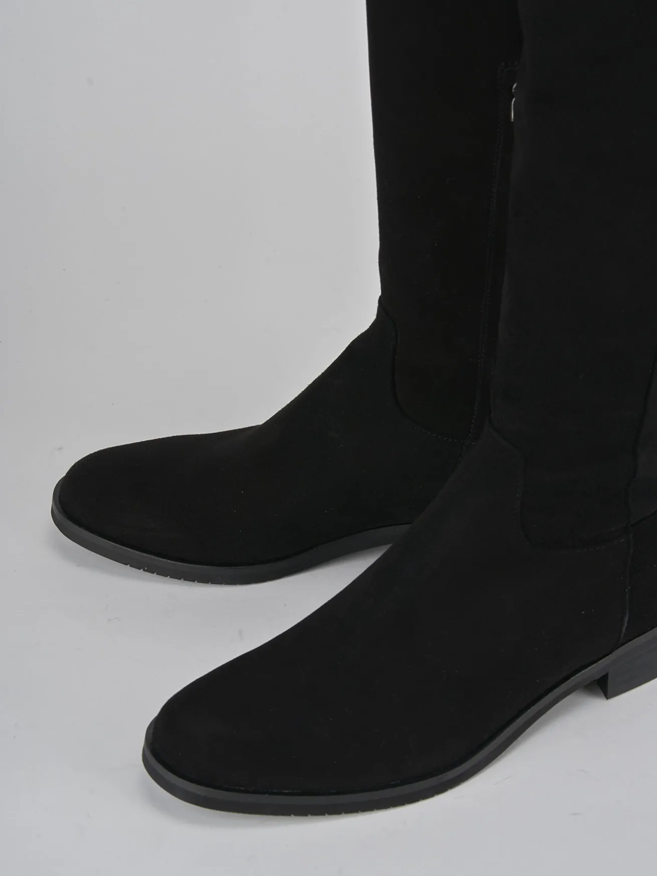 Stivali tacco 2cm camoscio nero