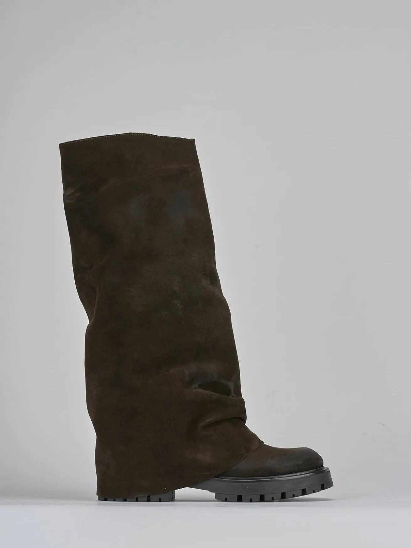 Stivali tacco 2cm camoscio testa