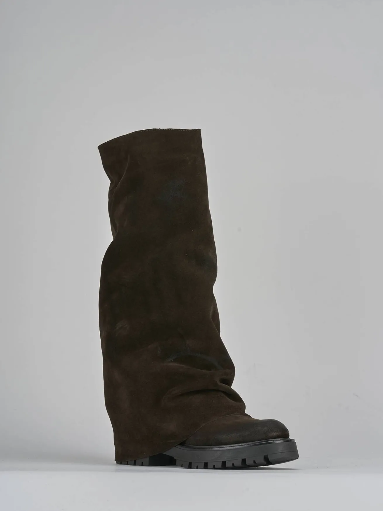 Stivali tacco 2cm camoscio testa