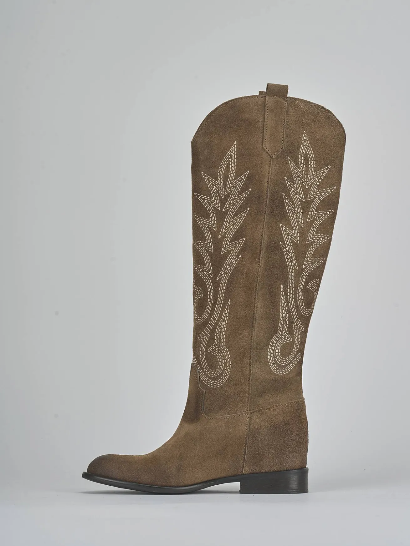 Stivali tacco 2cm camoscio beige