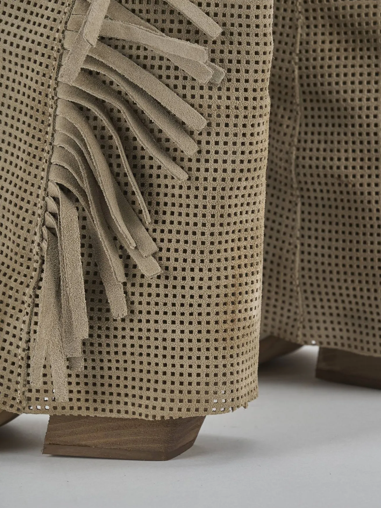 Stivali tacco 7cm camoscio beige