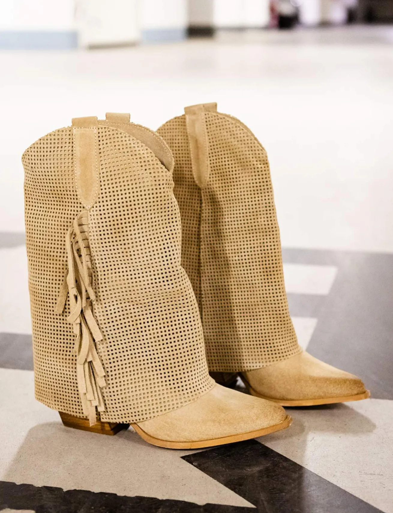 Stivali tacco 7cm camoscio beige