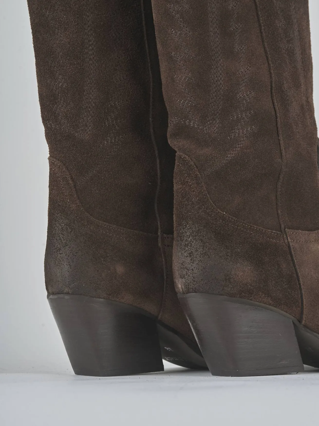 Stivali tacco 6cm camoscio testa