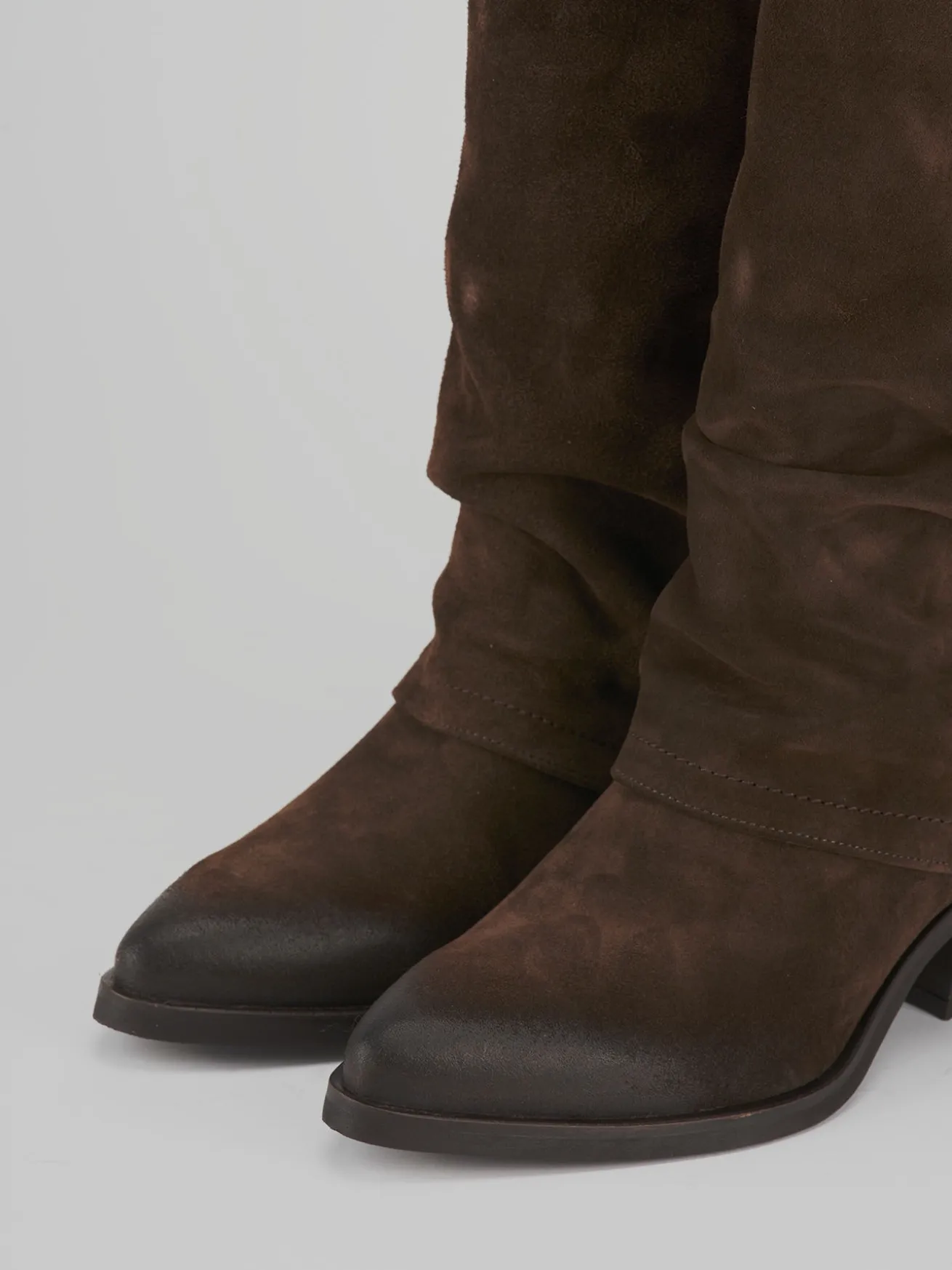 Stivali tacco 4cm camoscio testa