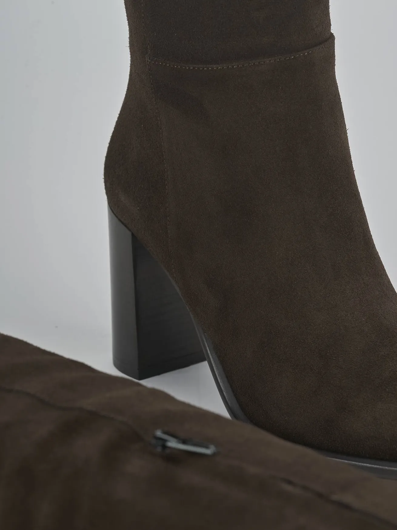 Stivali tacco 9cm camoscio testa