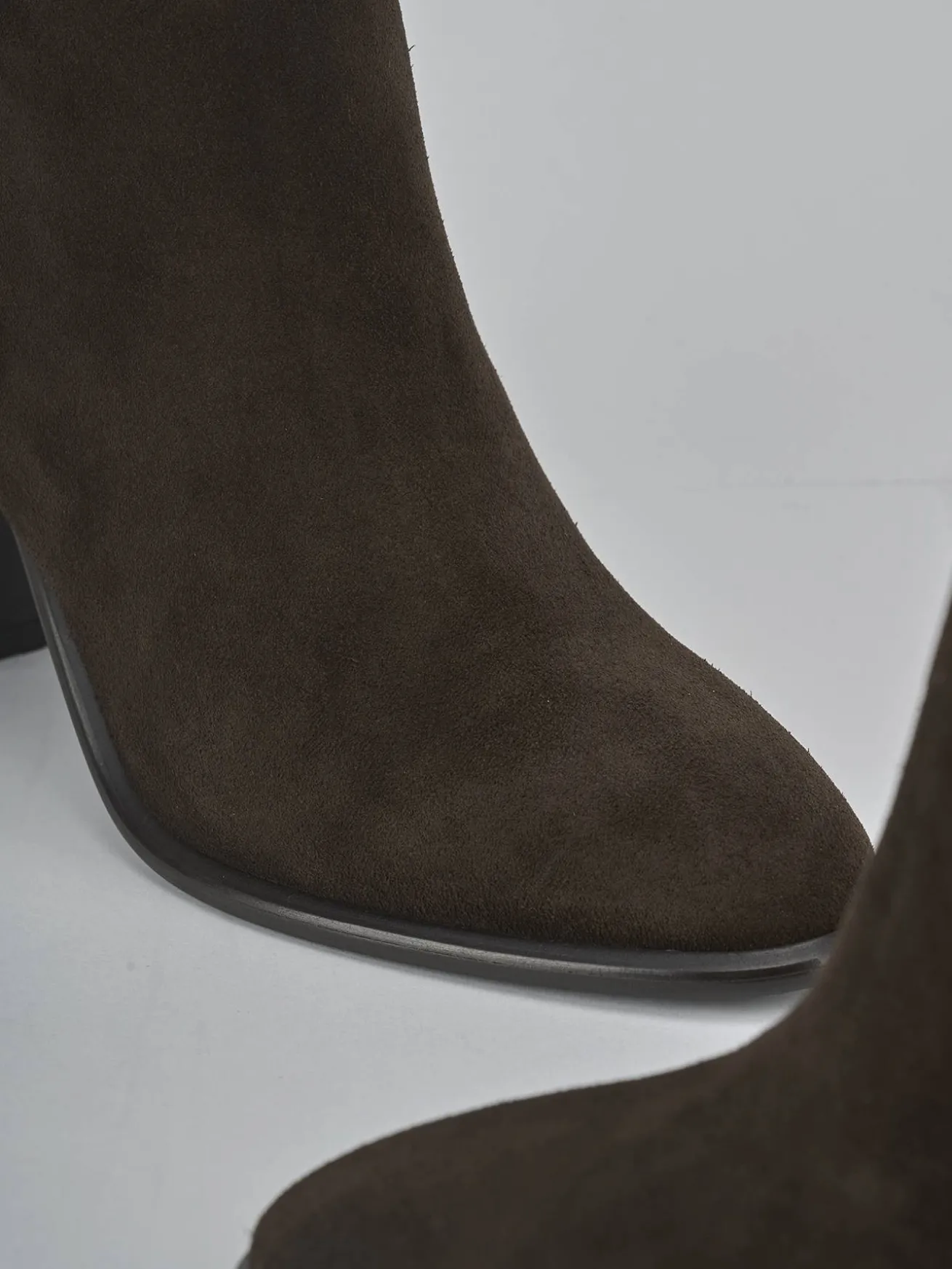 Stivali tacco 9cm camoscio testa