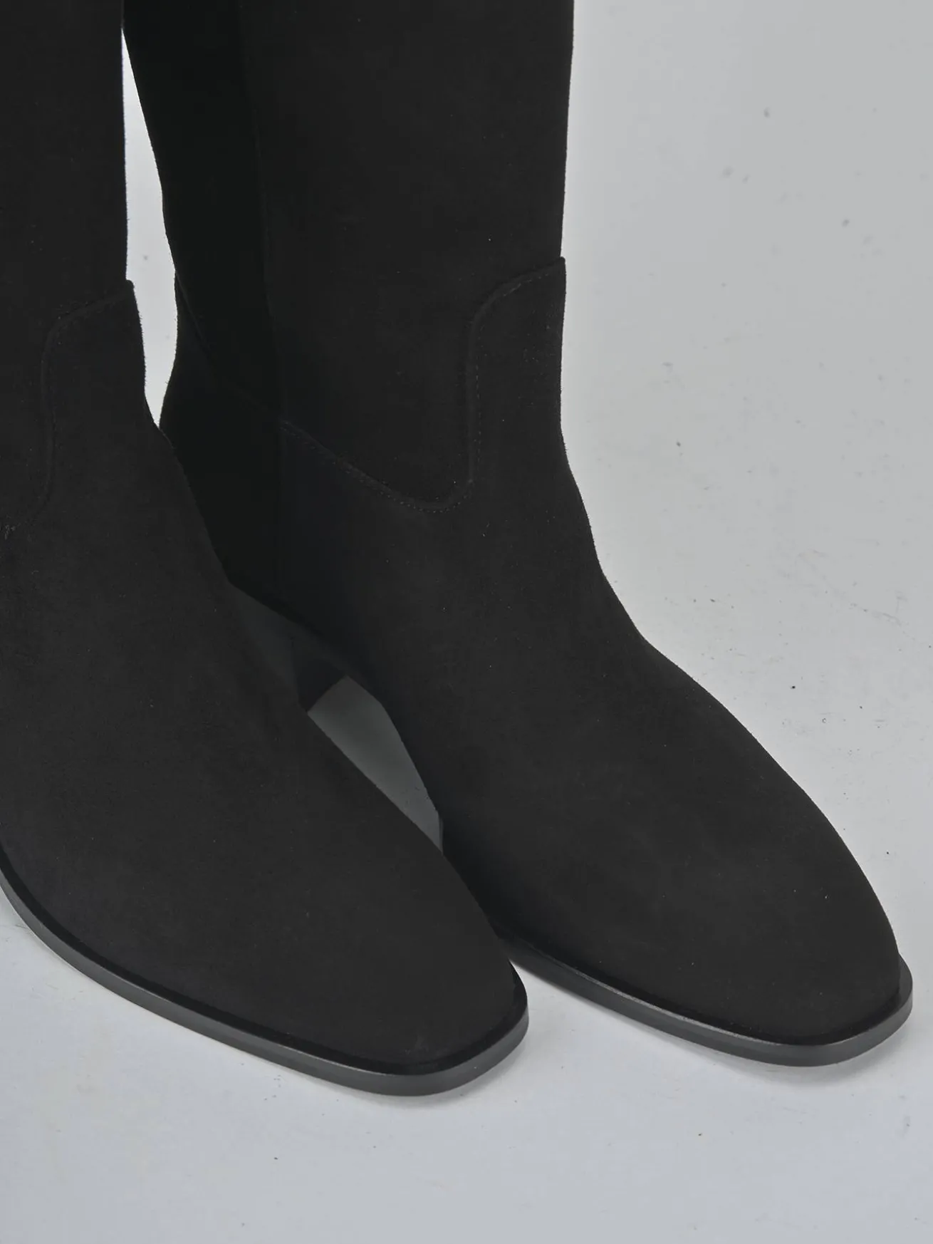 Stivali tacco 4cm camoscio nero