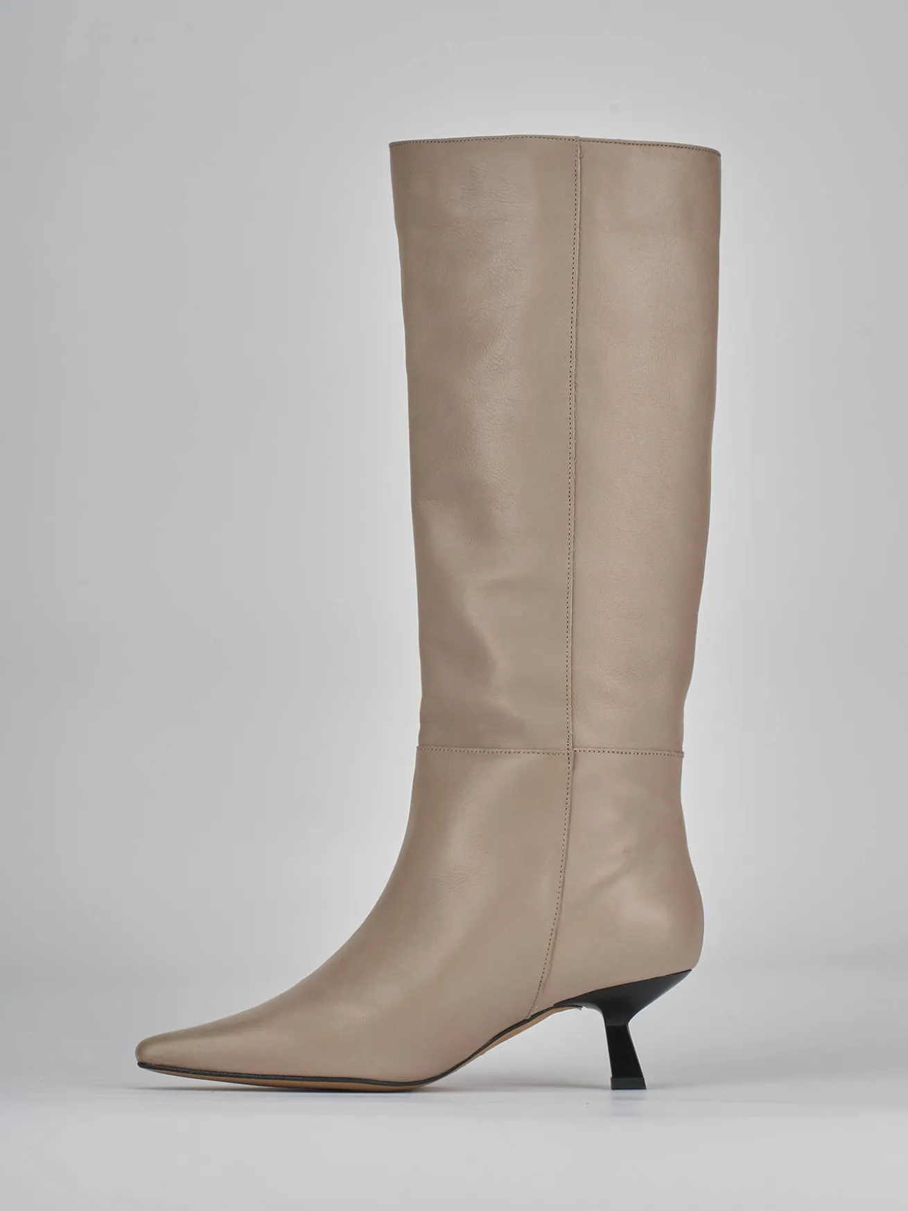 Stivali tacco 5cm pelle beige