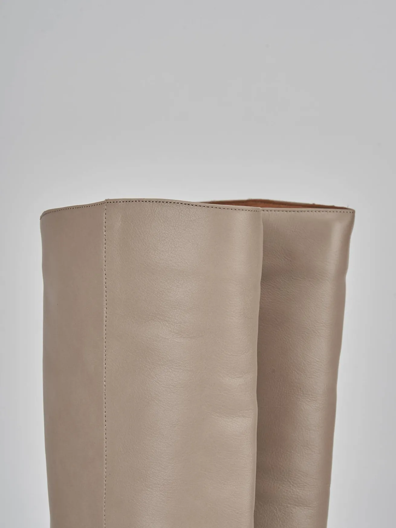 Stivali tacco 5cm pelle beige