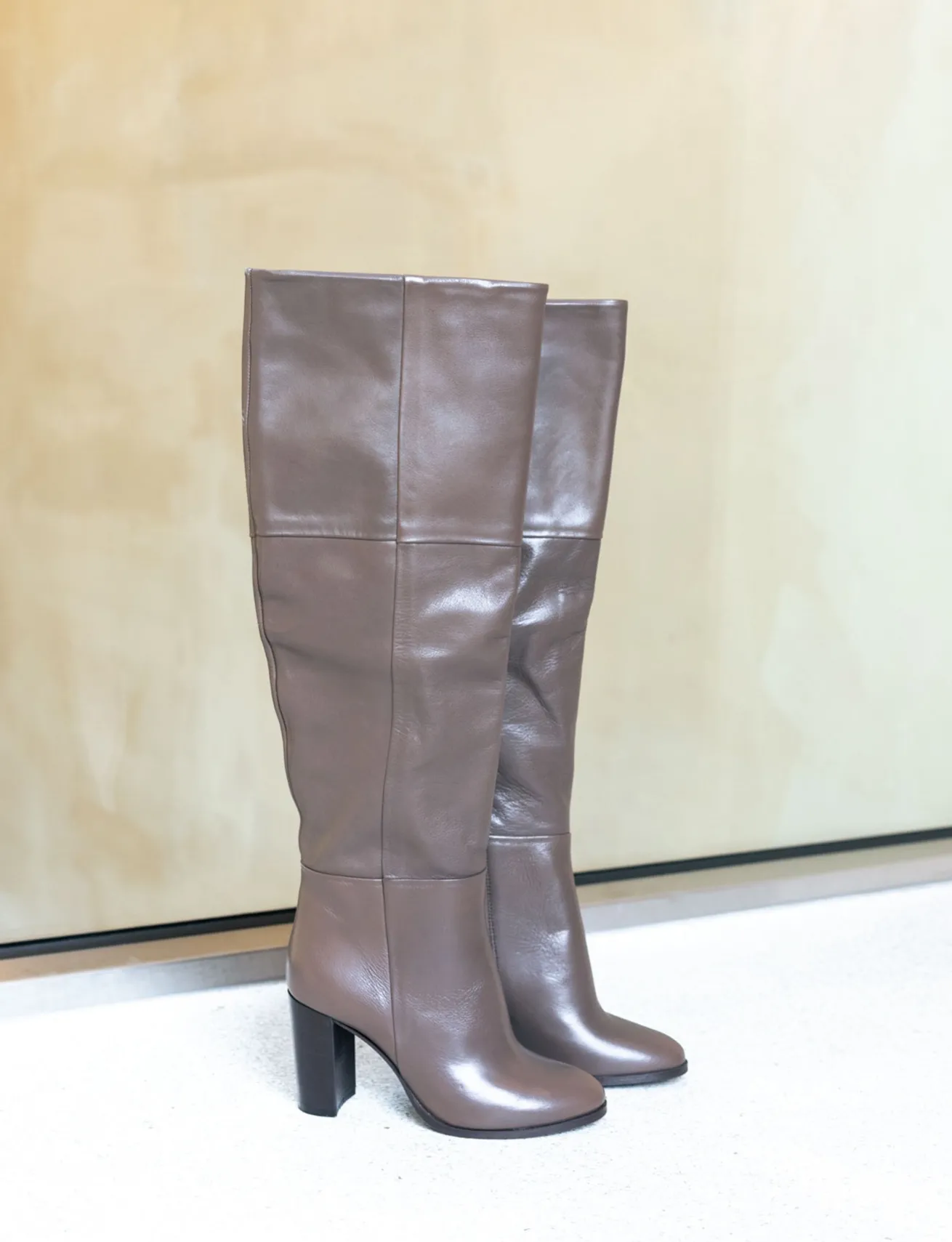 Stivali tacco 8cm pelle beige