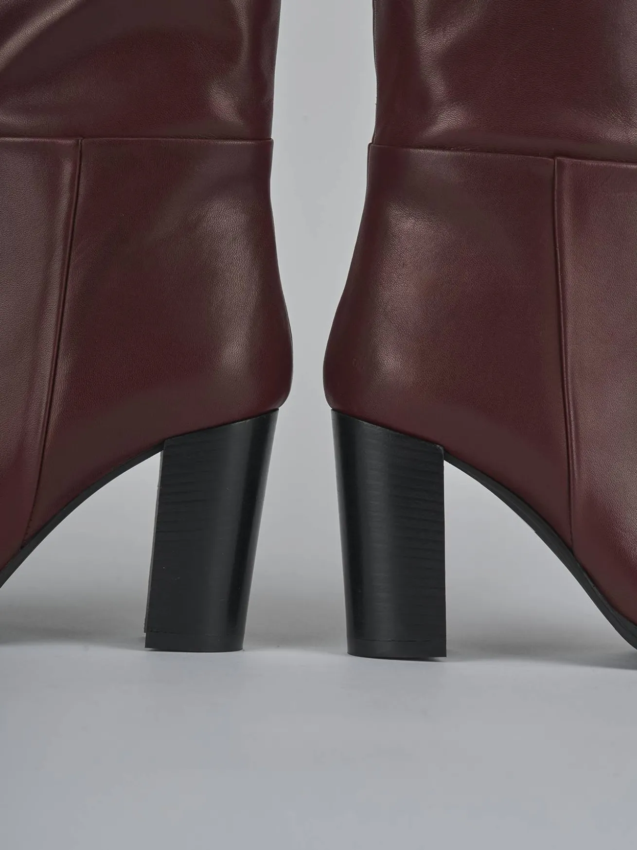 Stivali tacco 8cm pelle bordo'