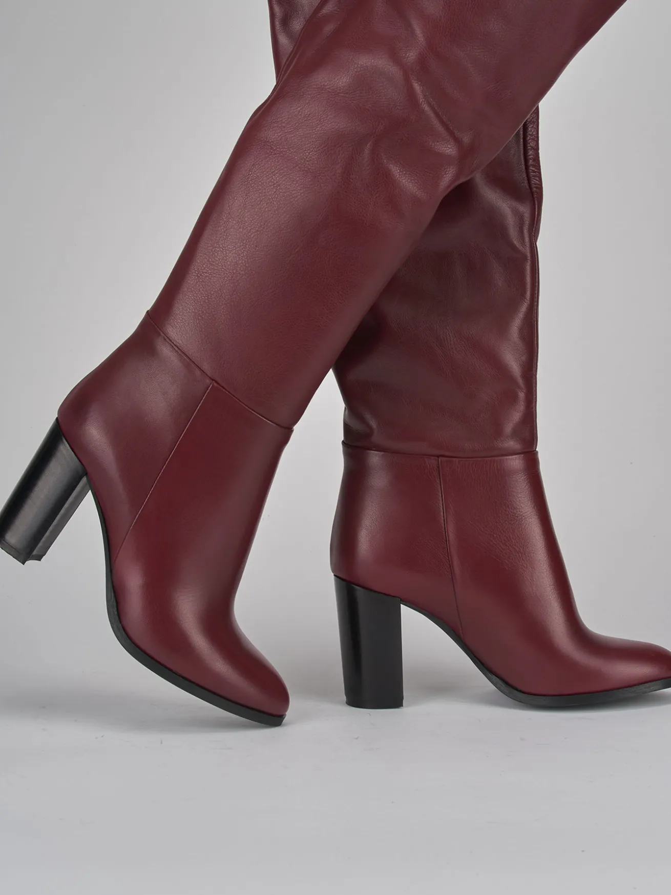 Stivali tacco 8cm pelle bordo'