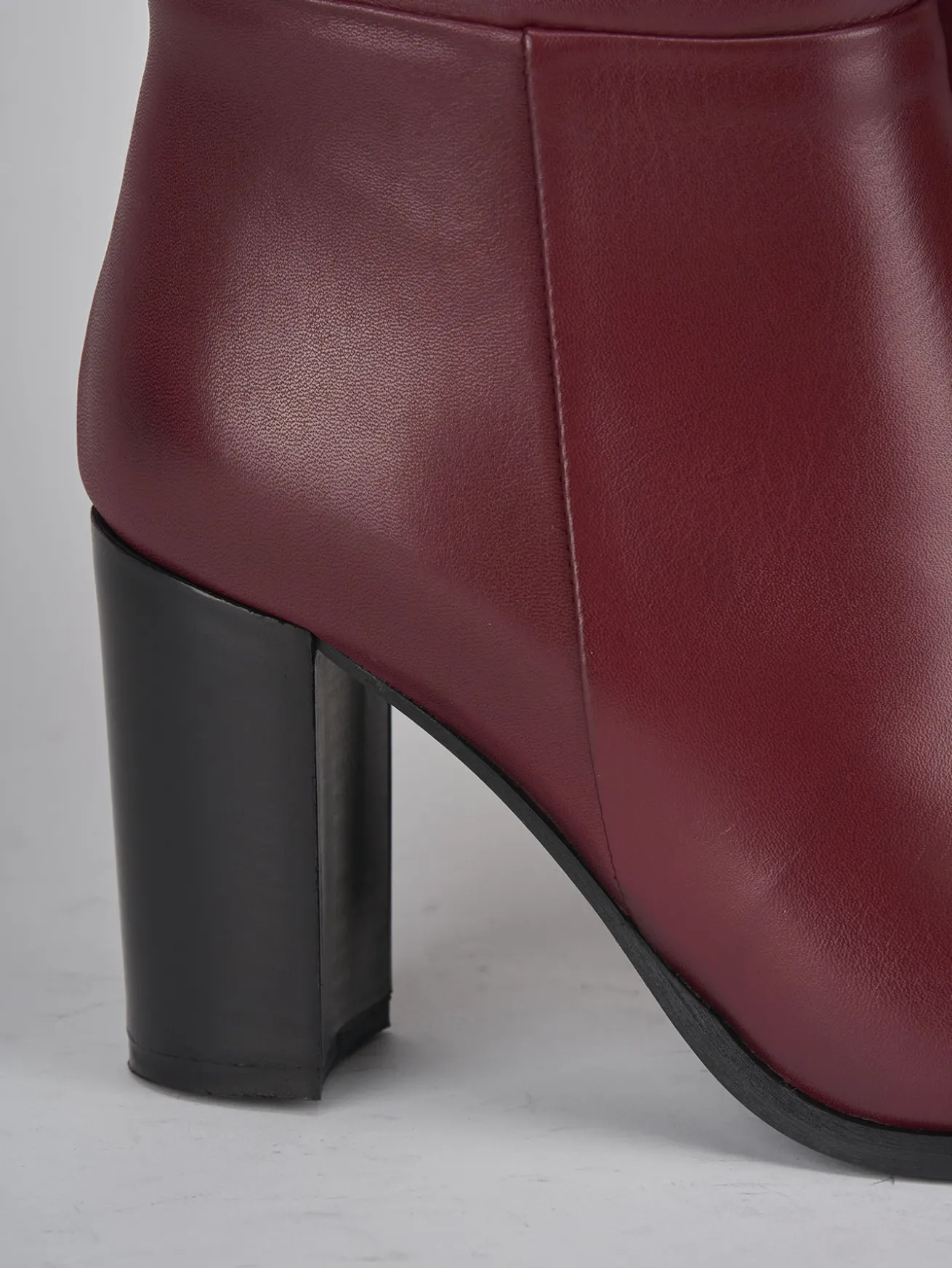 Stivali tacco 8cm pelle bordo'