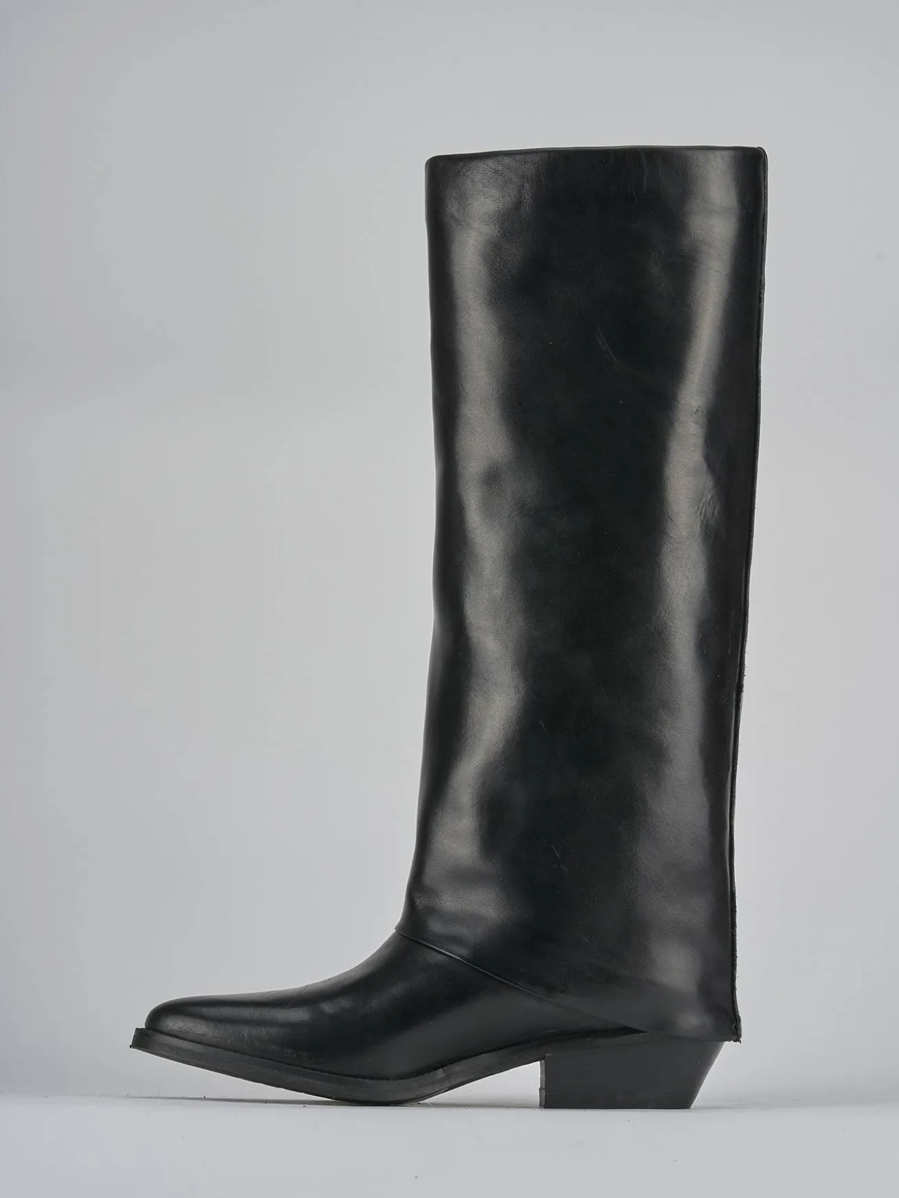 Stivali tacco 3cm pelle nero