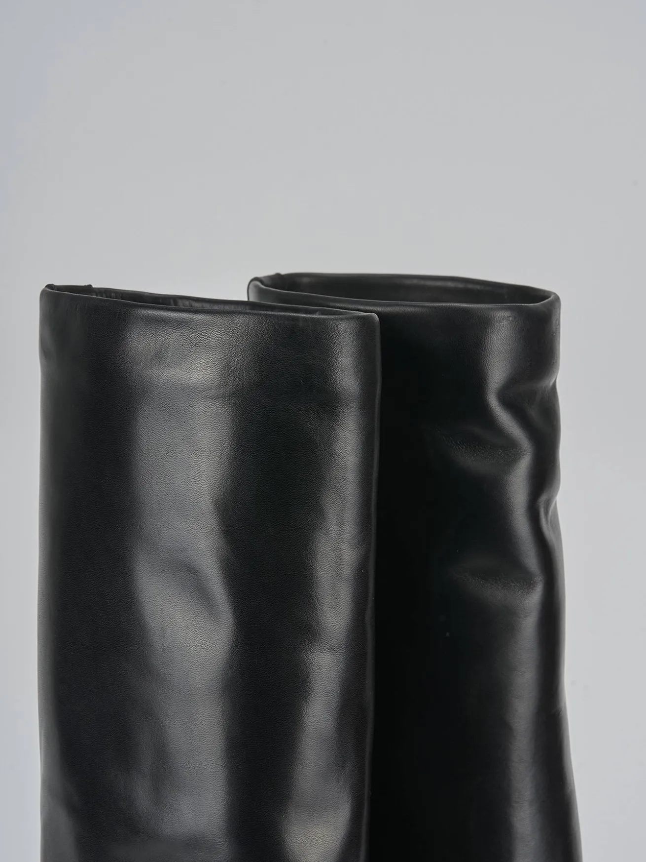 Stivali tacco 3cm pelle nero