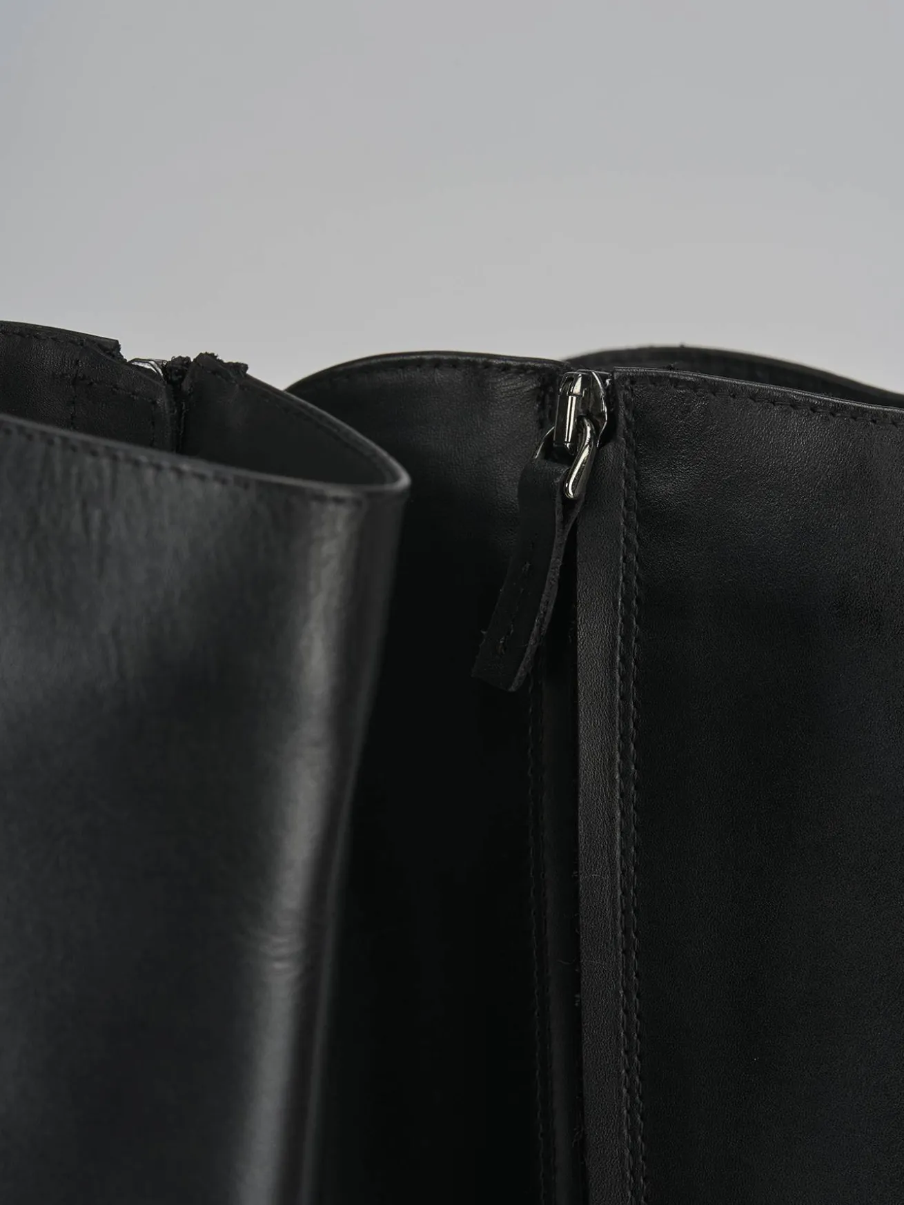 Stivali tacco 4cm pelle nero