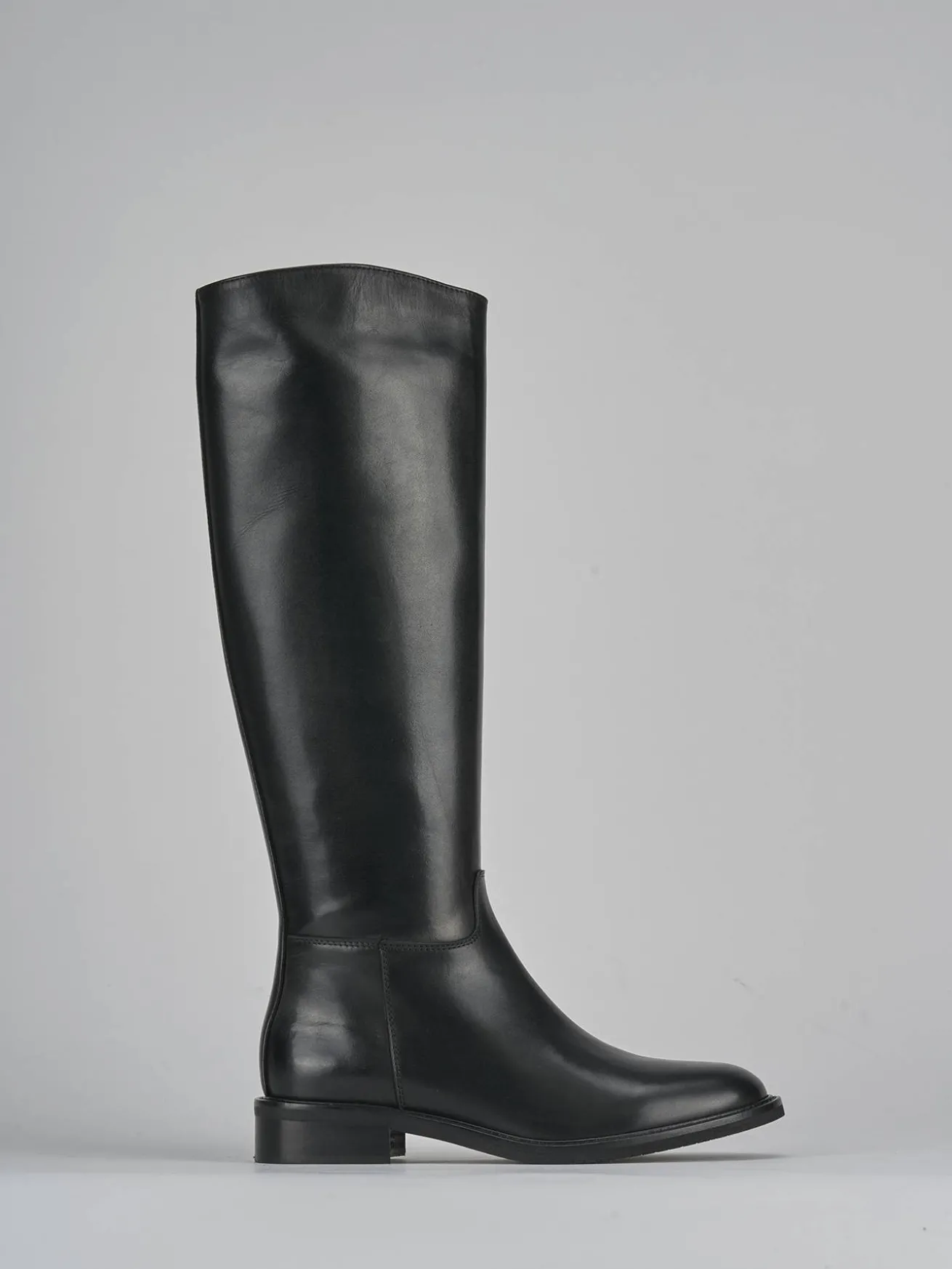 Stivali tacco 3cm pelle nero