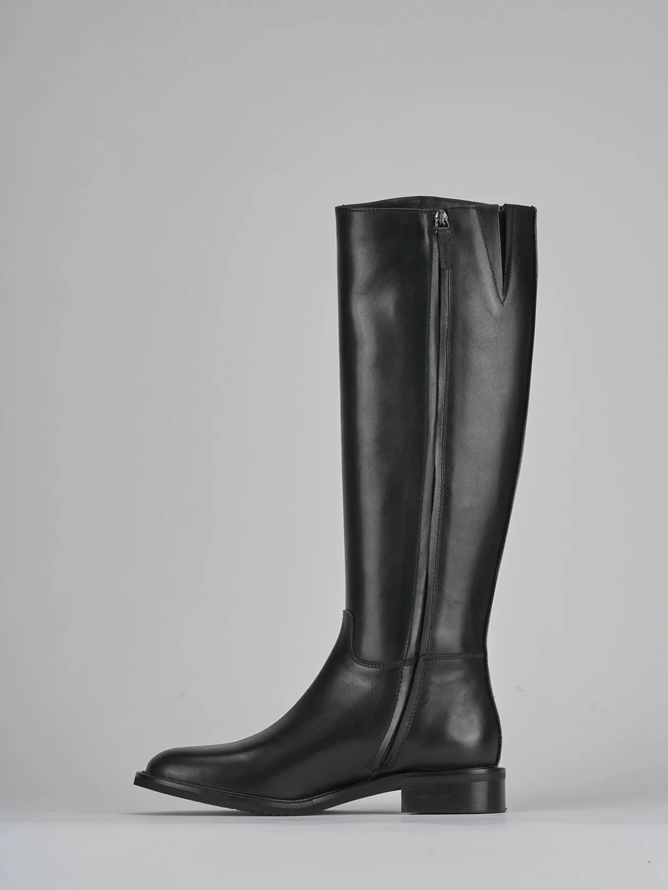 Stivali tacco 3cm pelle nero