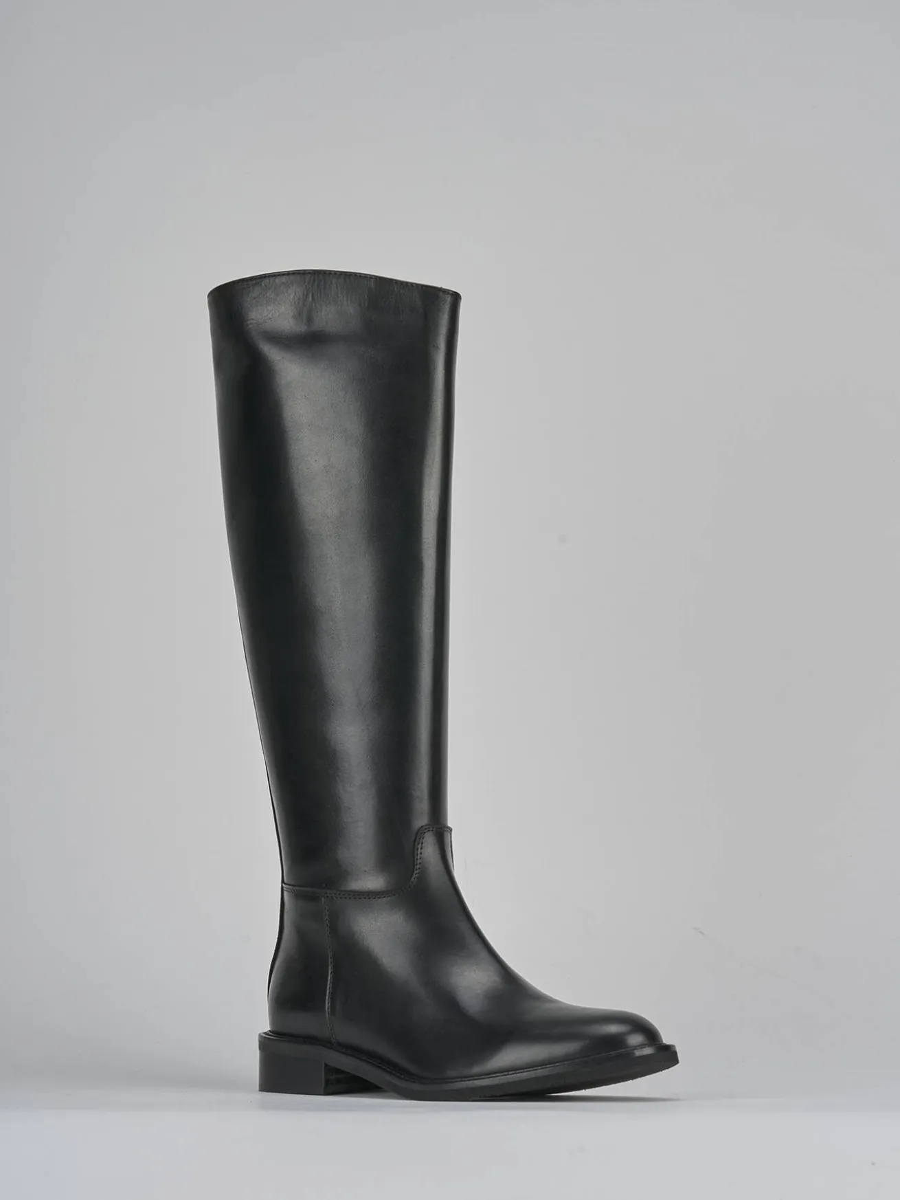 Stivali tacco 3cm pelle nero