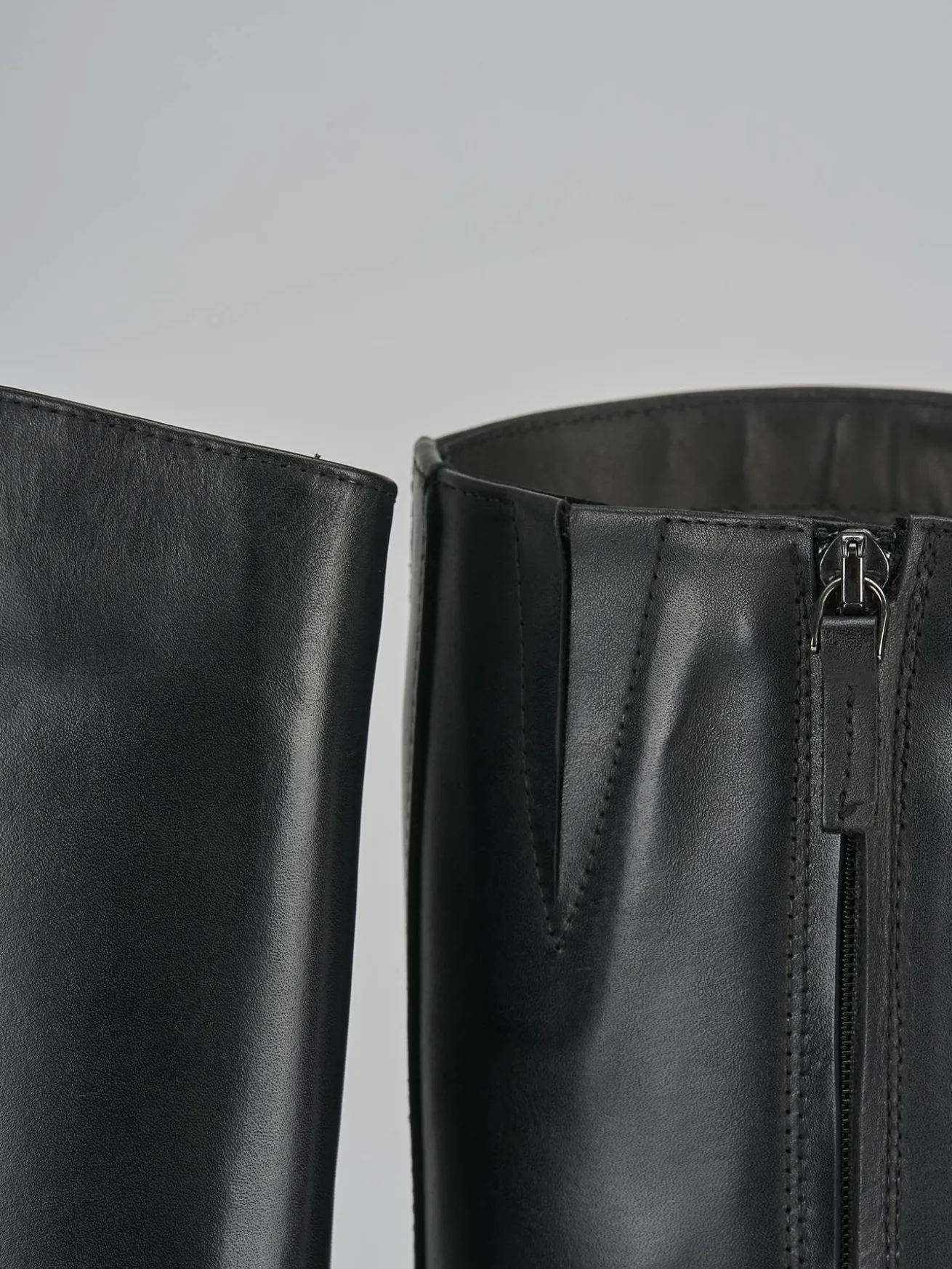 Stivali tacco 3cm pelle nero