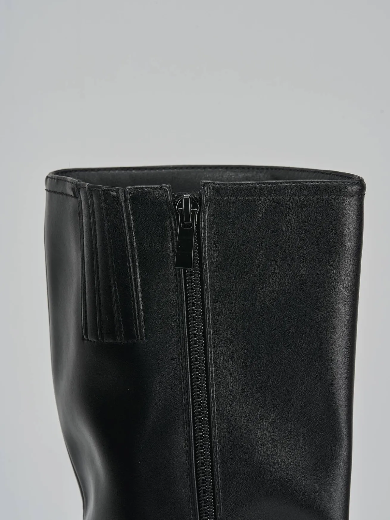 Stivali tacco 1cm pelle nero