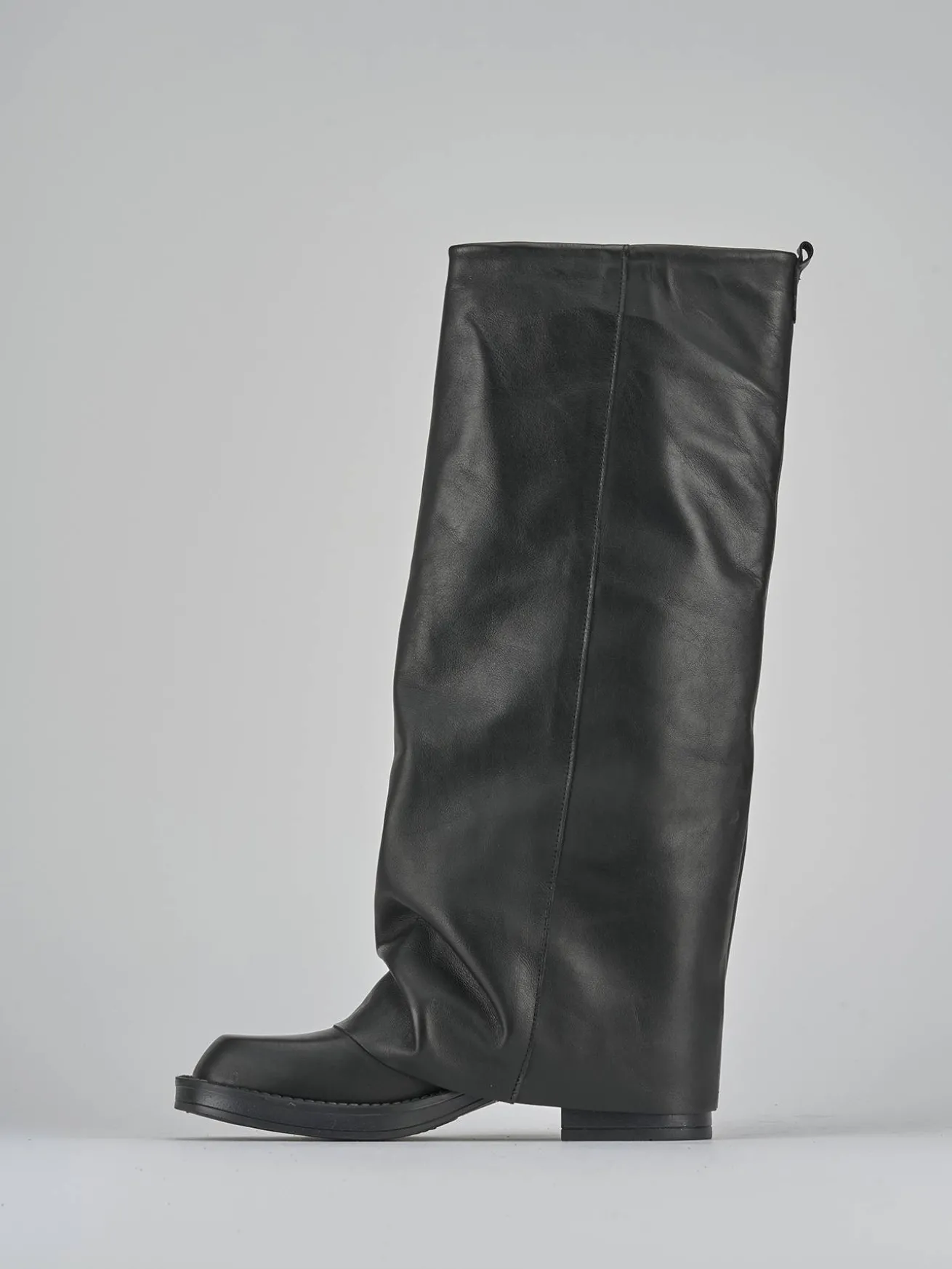 Stivali tacco 3cm pelle nero