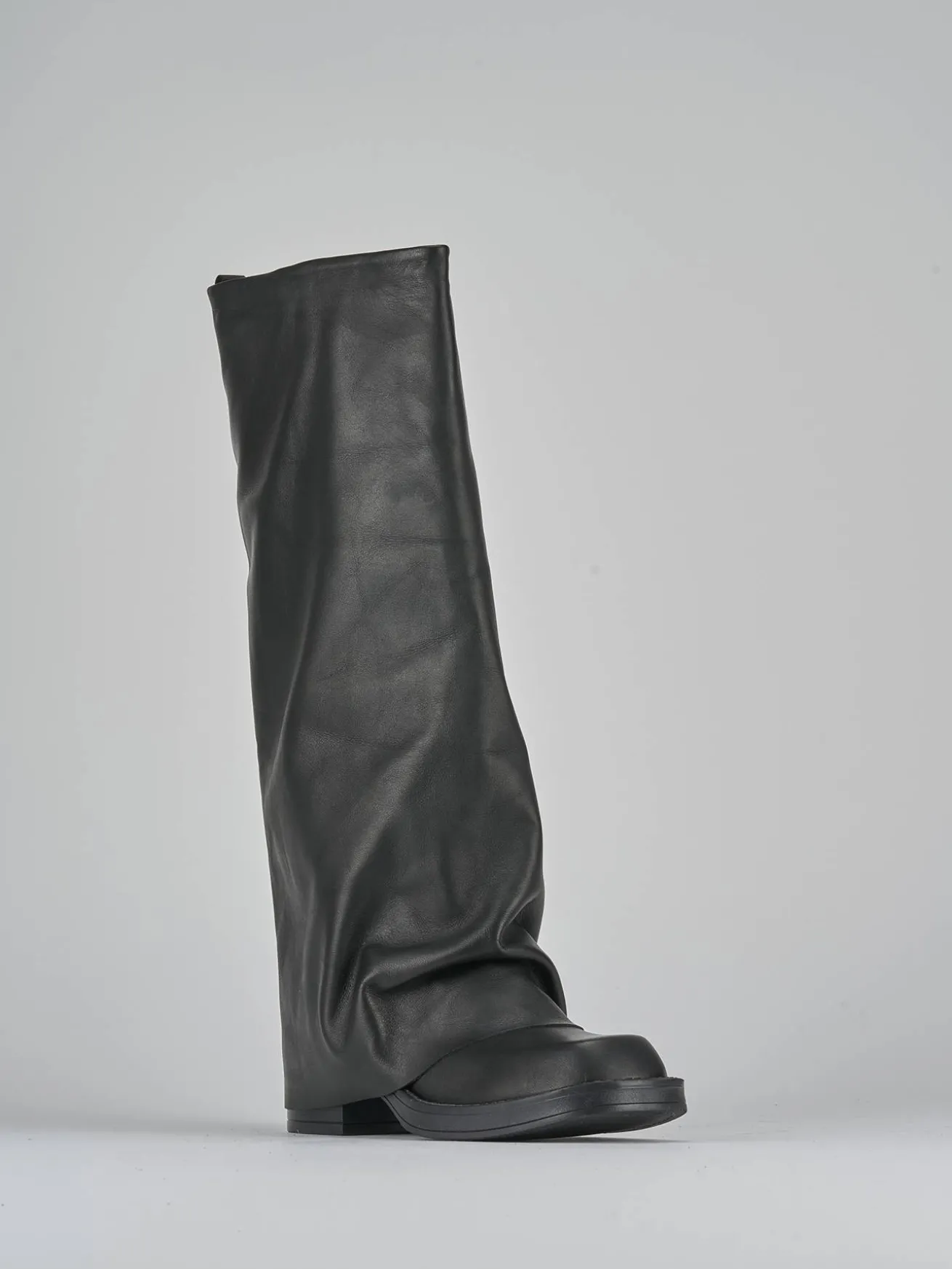 Stivali tacco 3cm pelle nero