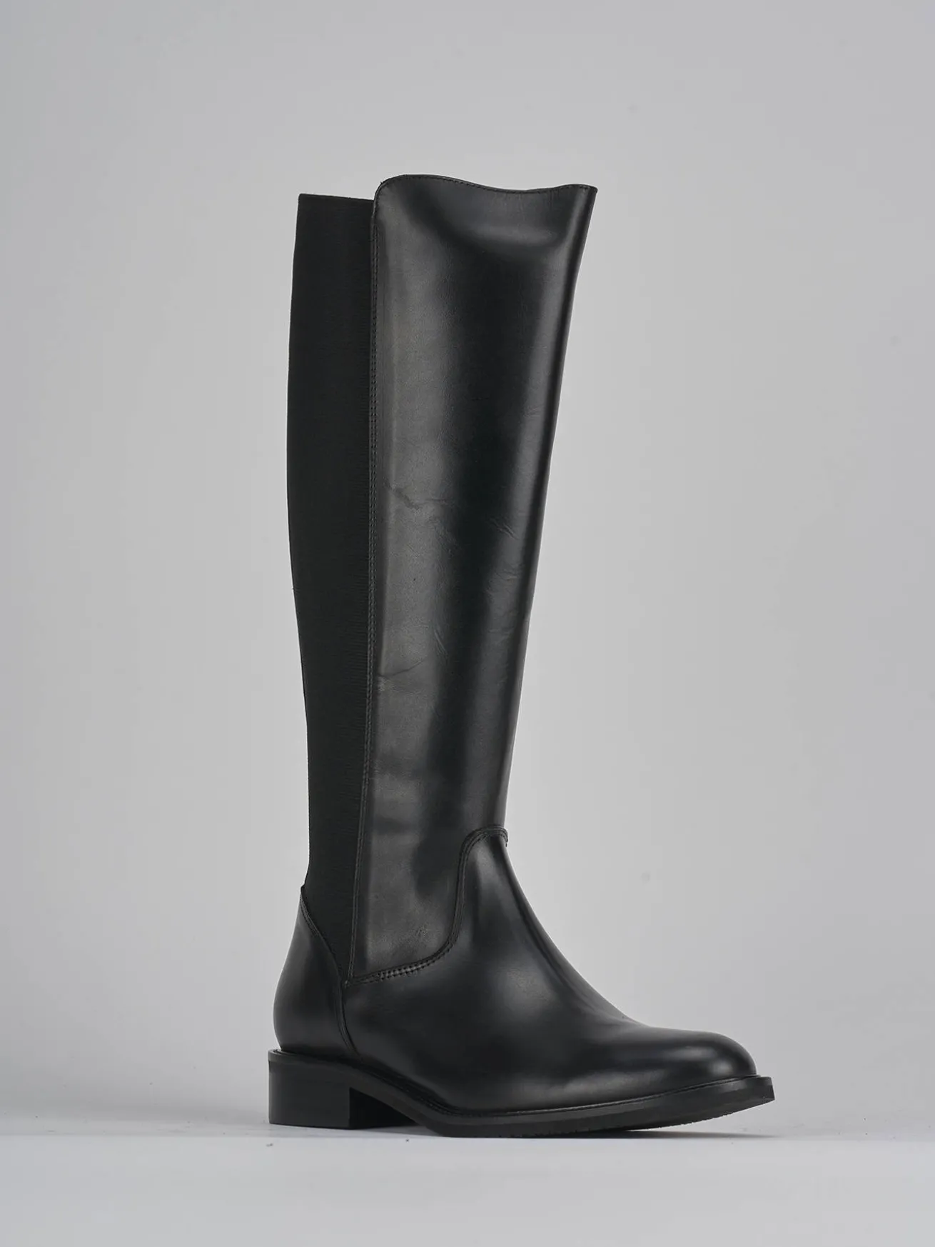 Stivali tacco 3cm pelle nero