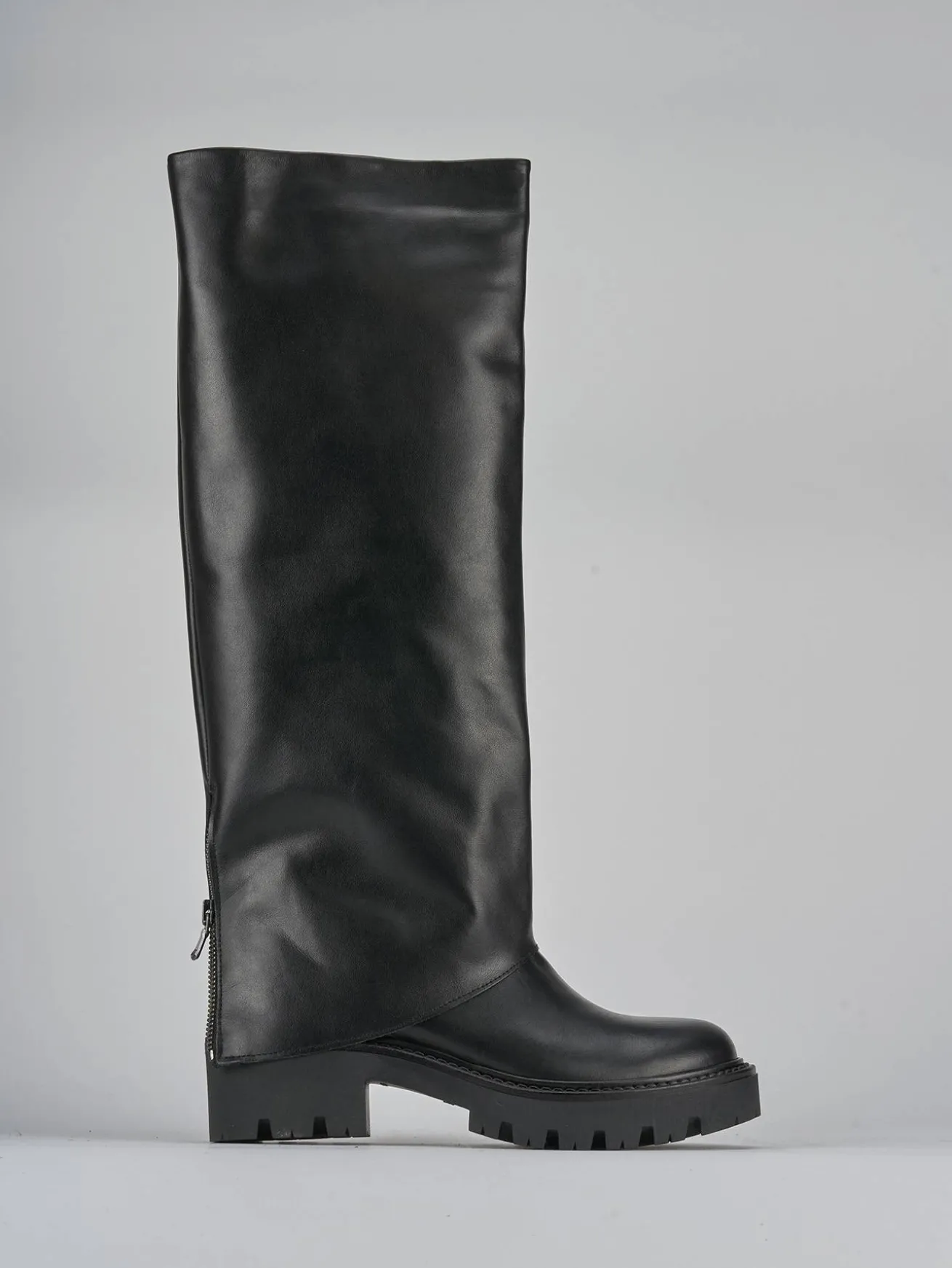 Stivali tacco 3cm pelle nero