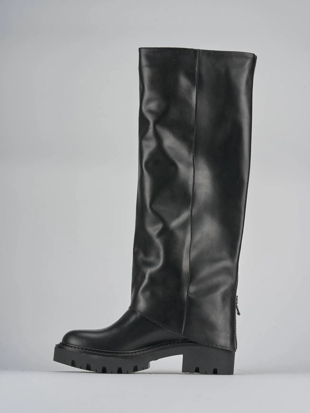 Stivali tacco 3cm pelle nero