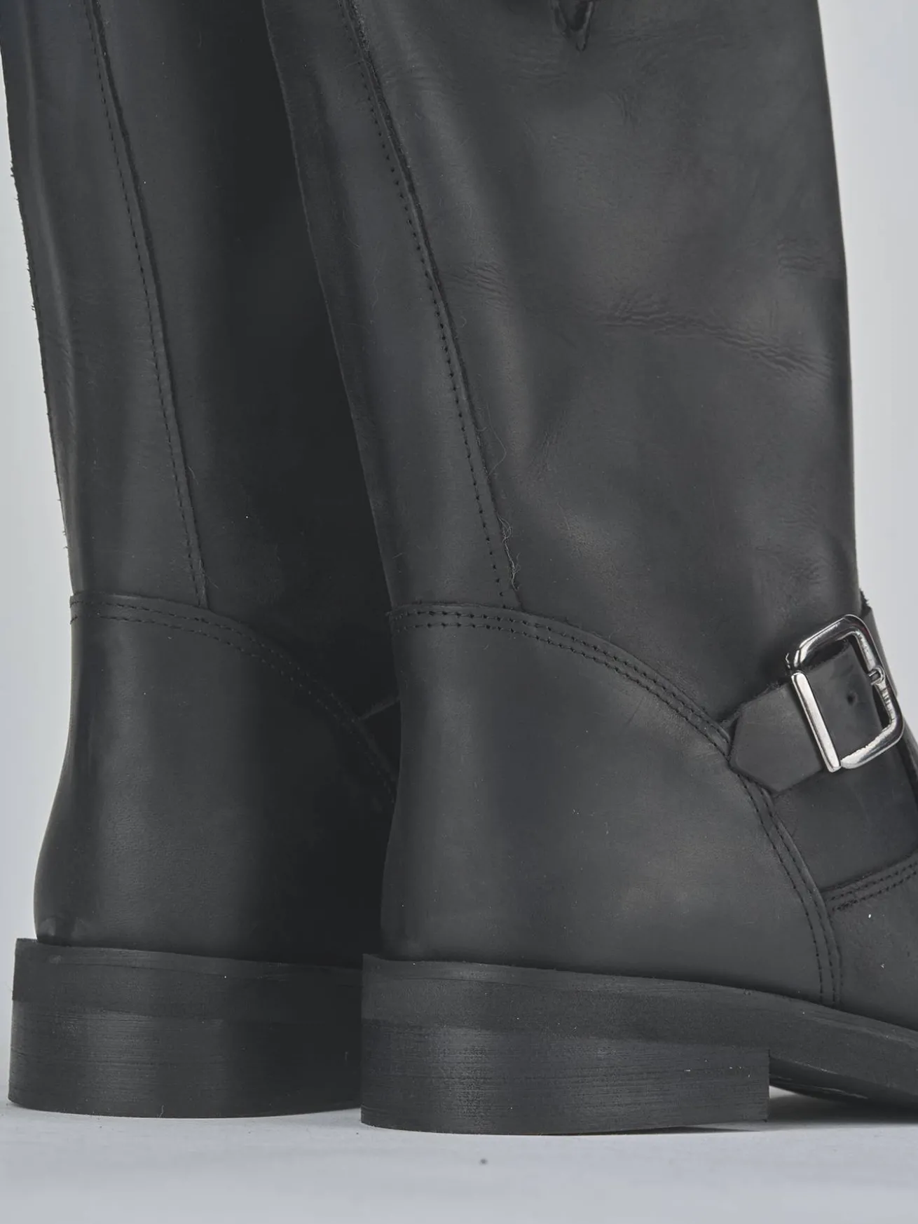 Stivali tacco 3cm pelle nero