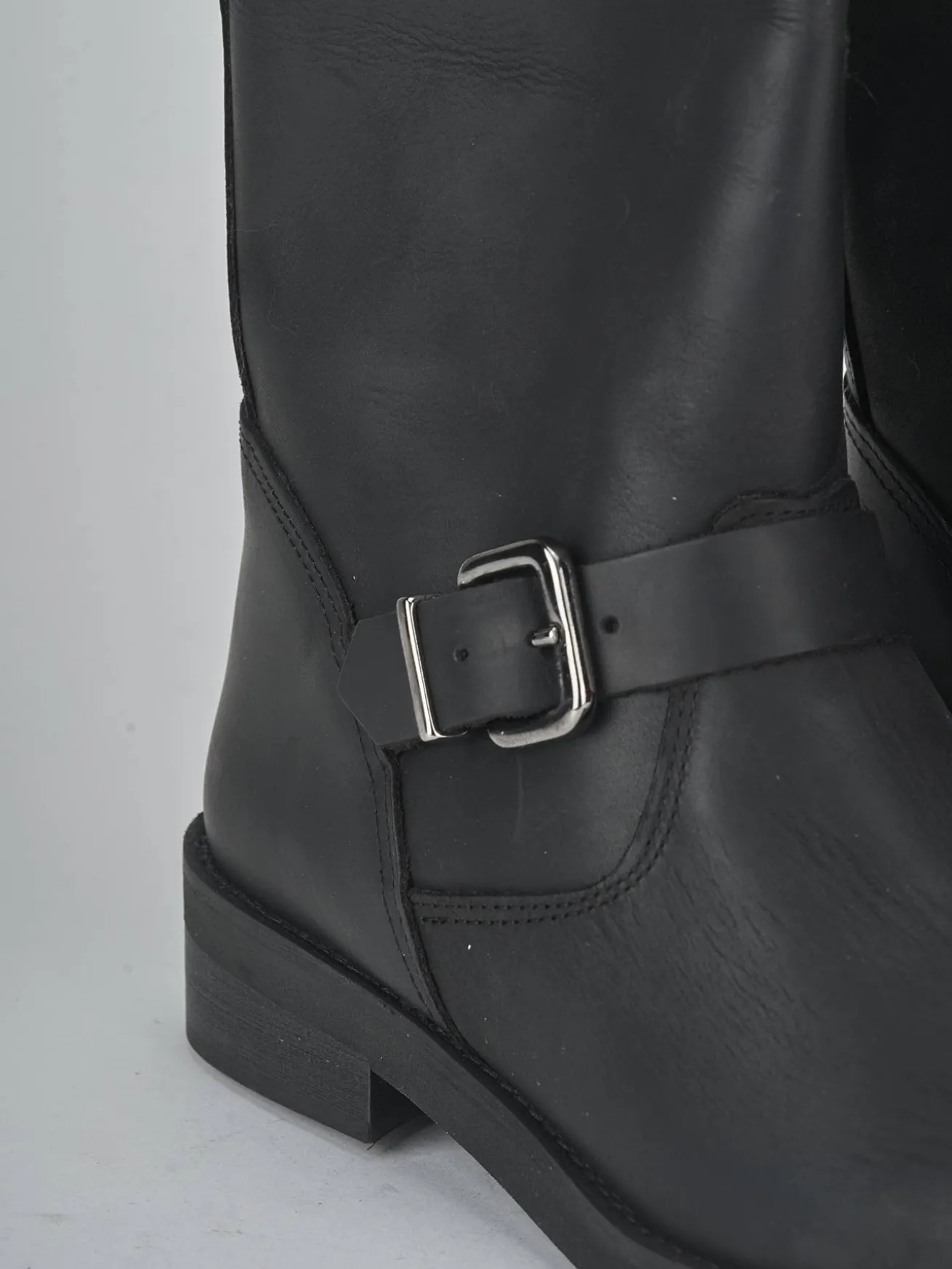 Stivali tacco 3cm pelle nero