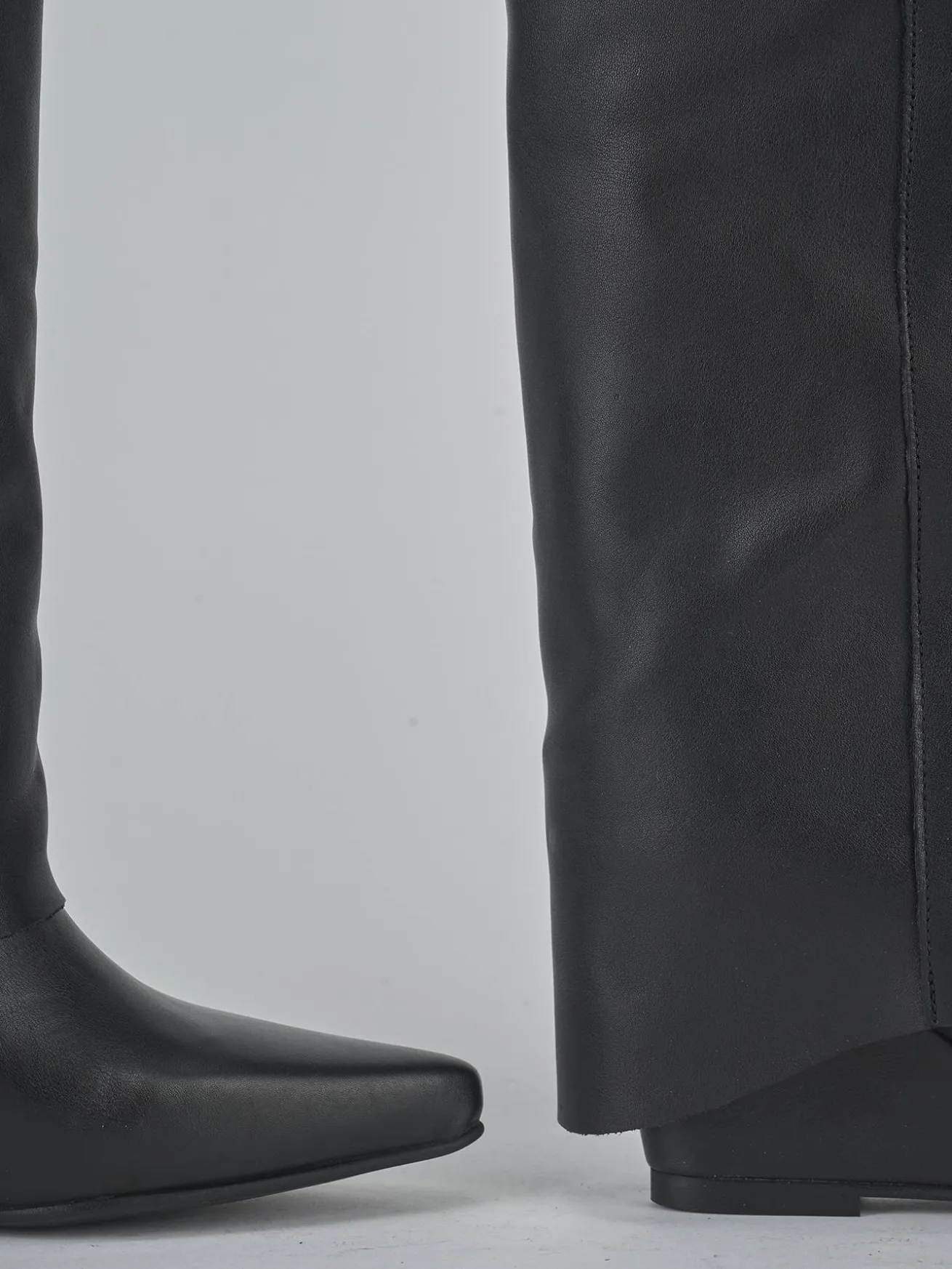 Stivali tacco 4cm pelle nero