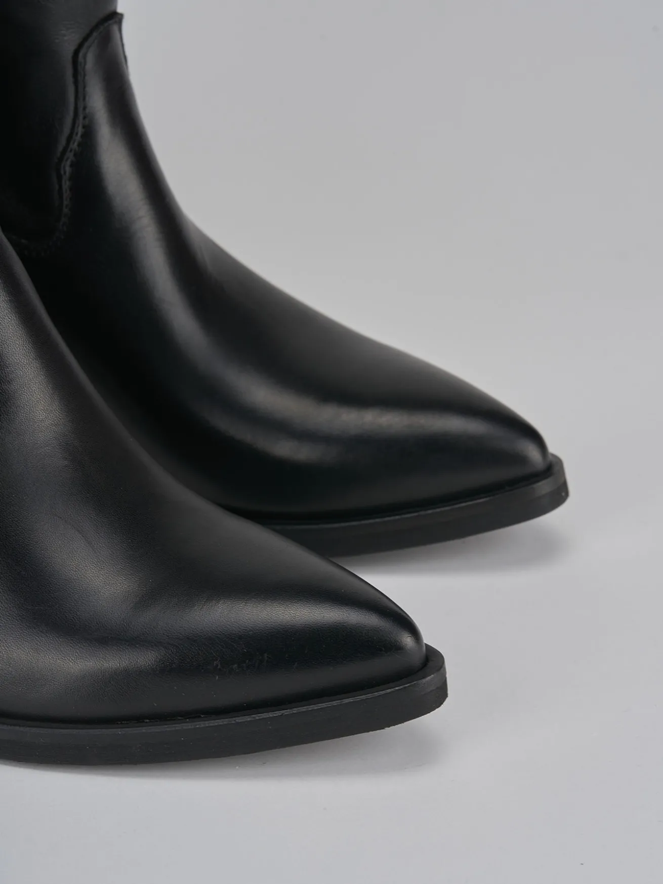 Stivali tacco 4cm pelle nero