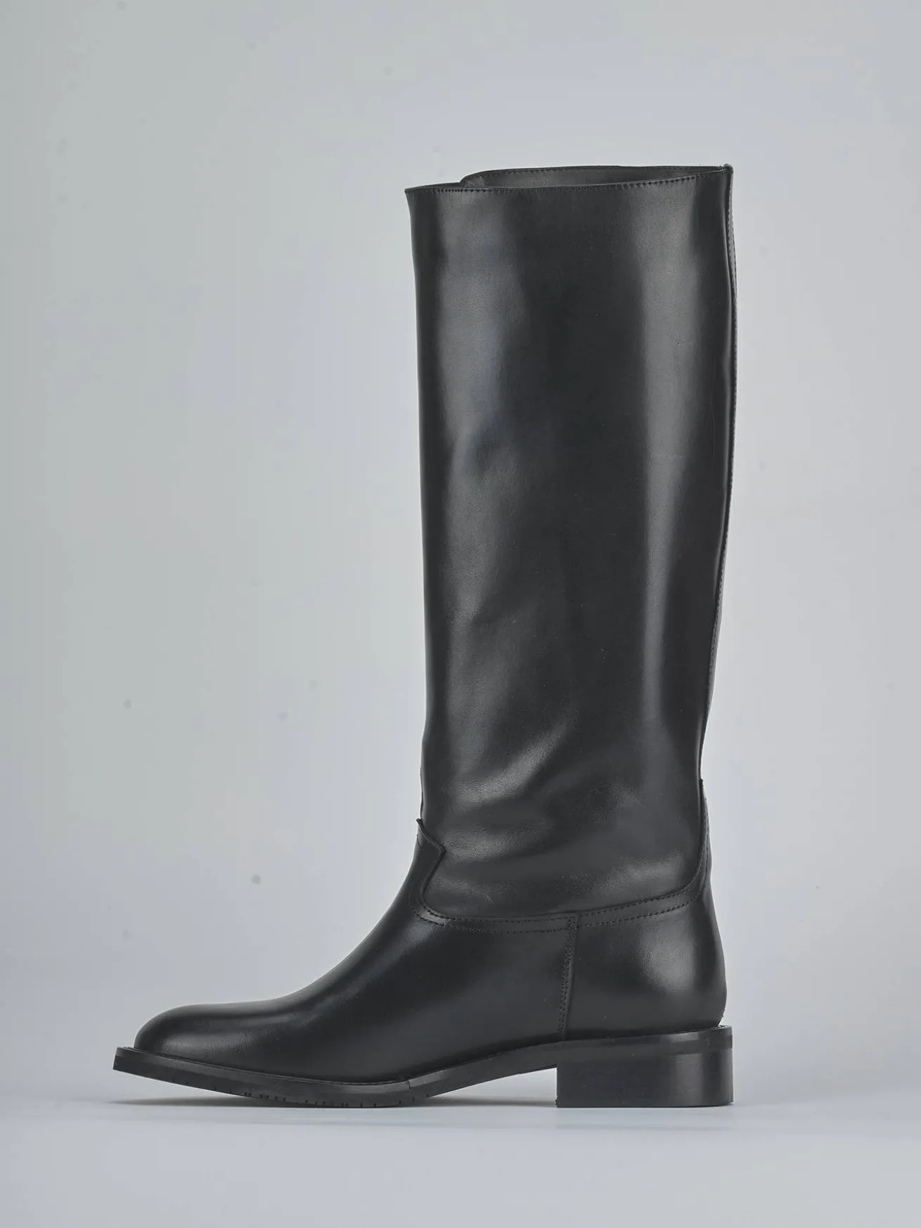 Stivali tacco 3cm pelle nero