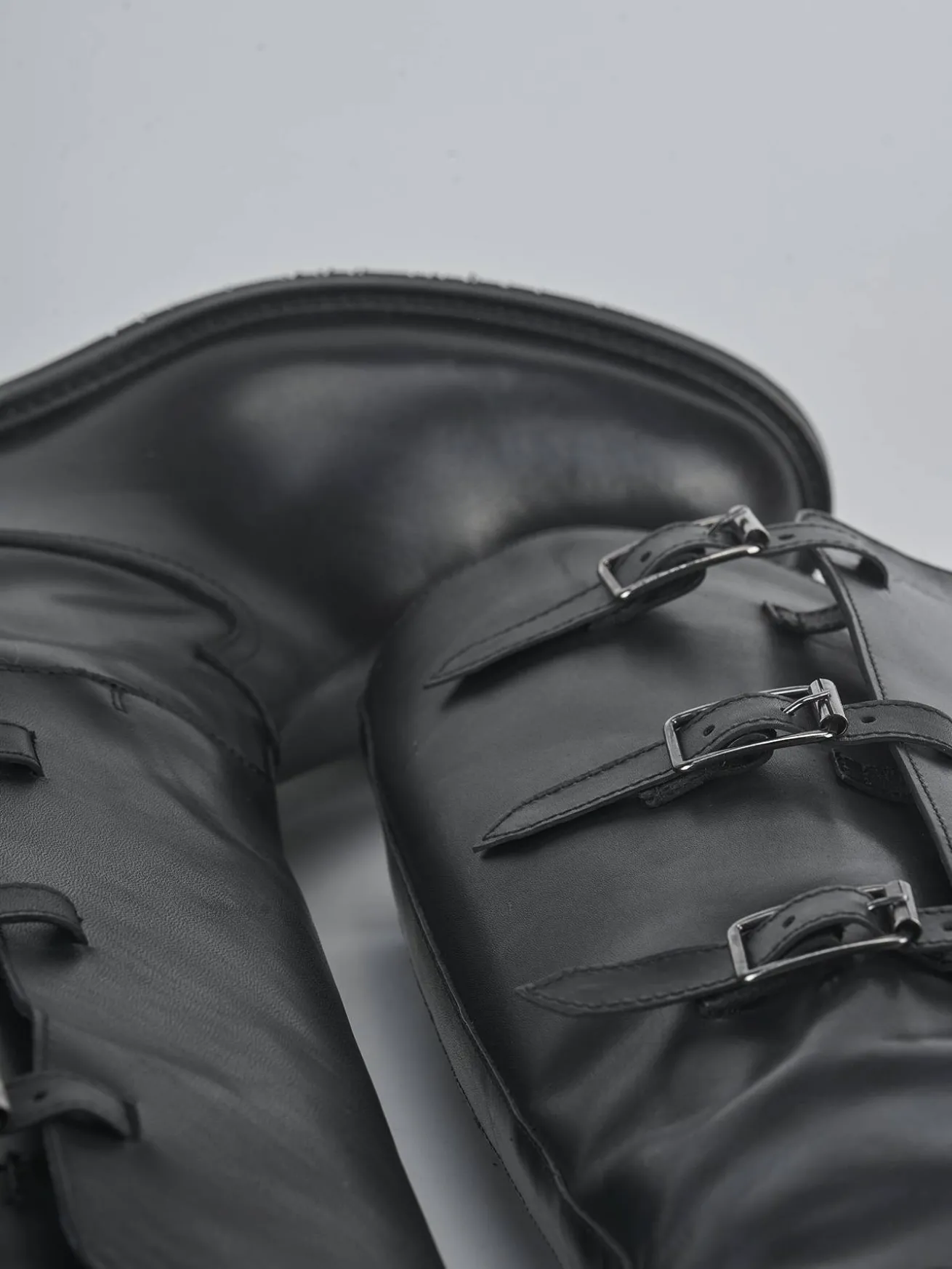 Stivali tacco 3cm pelle nero