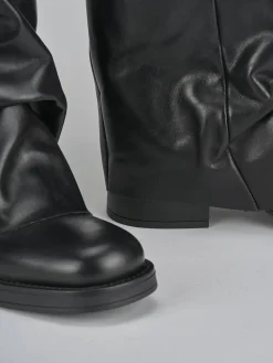 Stivali tacco 3cm pelle nero