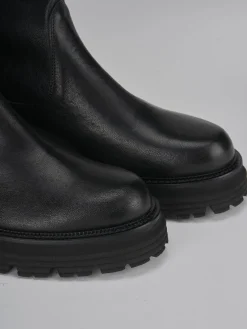 Stivali tacco 2cm pelle nero