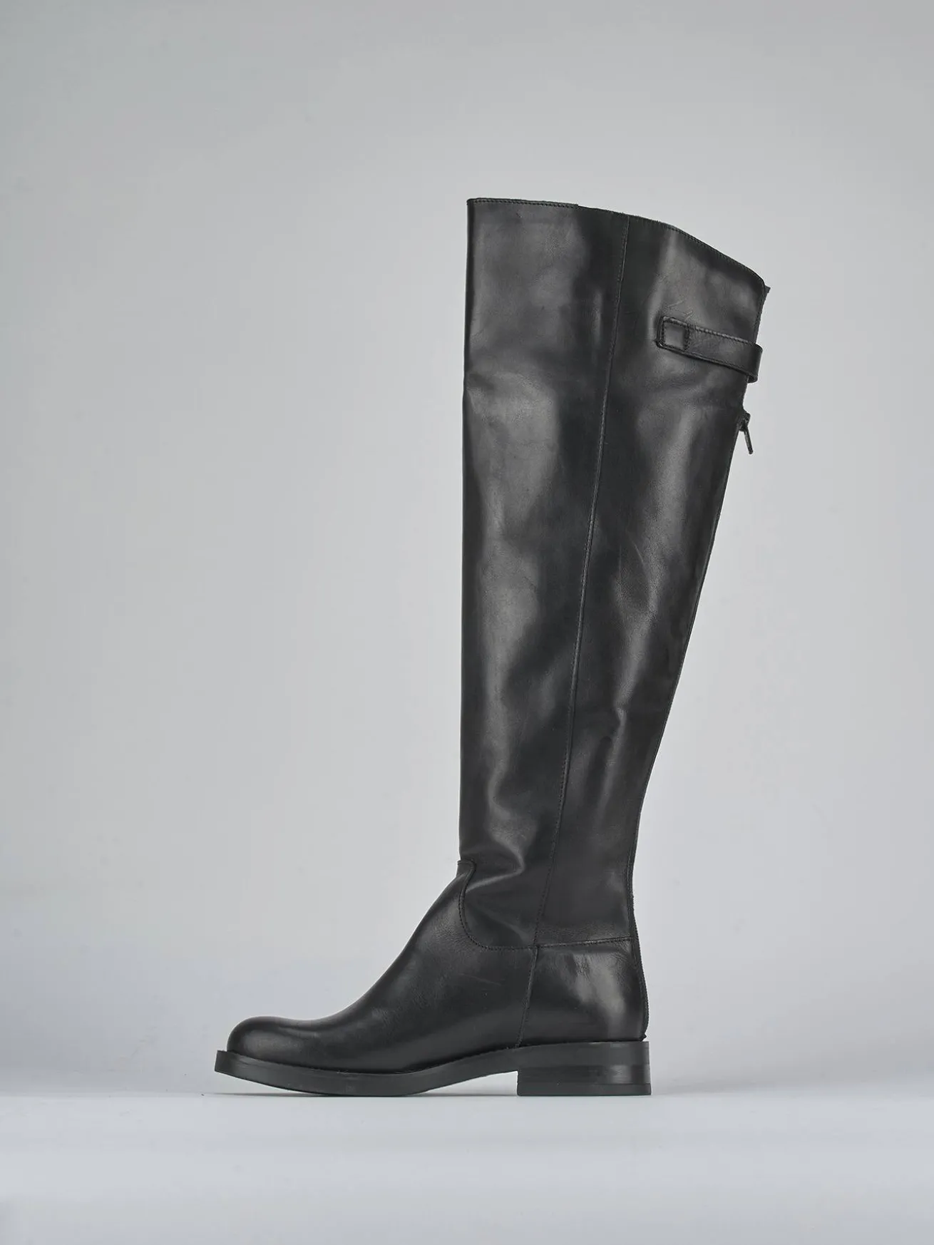 Stivali tacco 1cm pelle nero