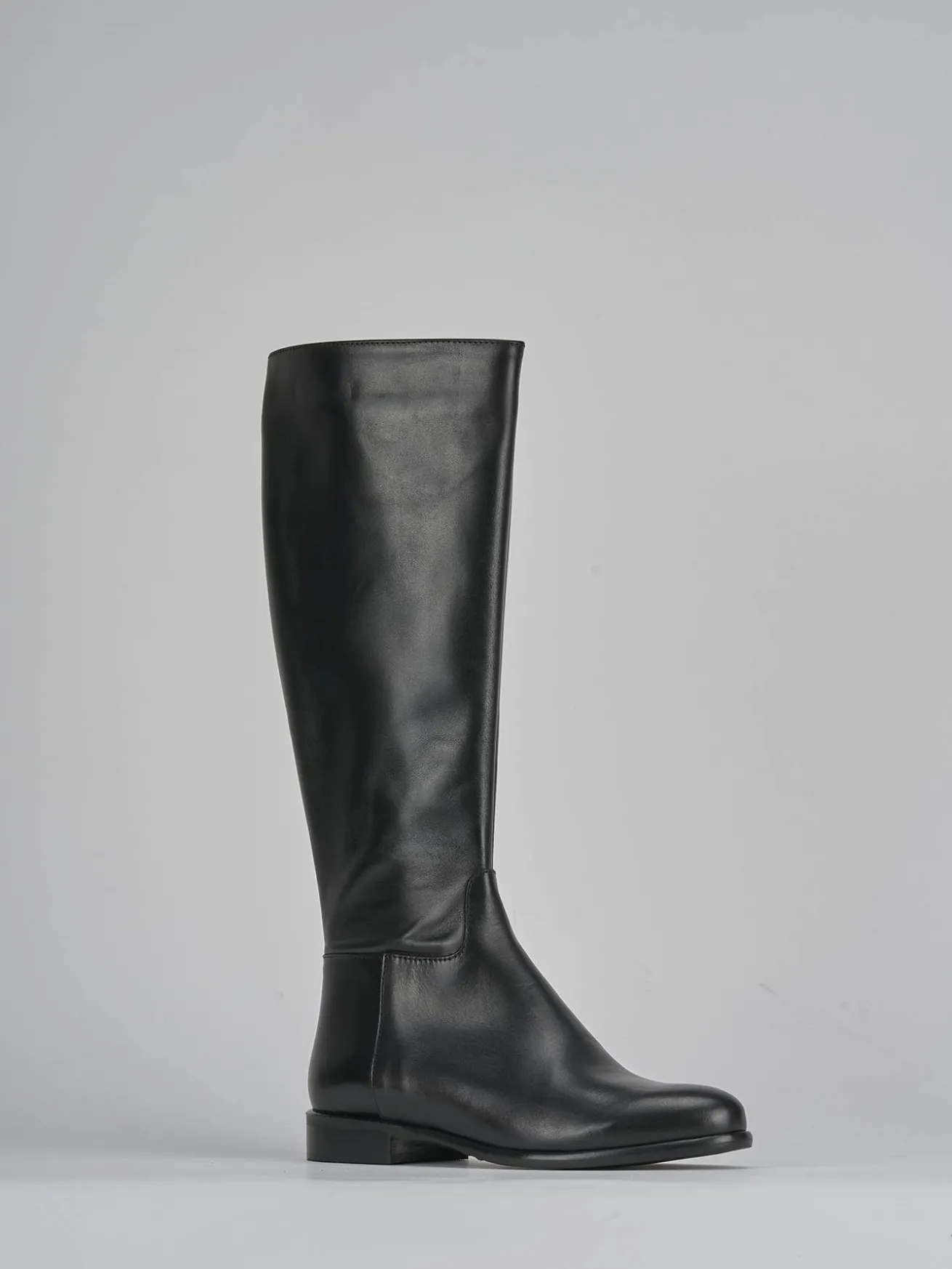 Stivali tacco 2cm pelle nero