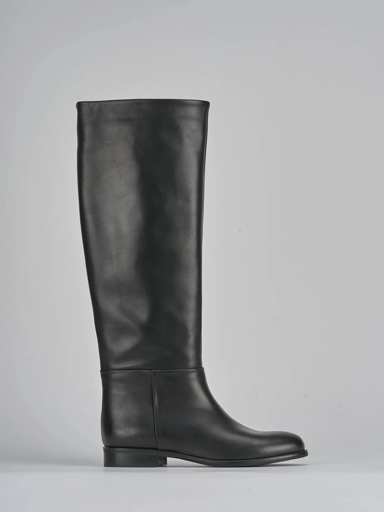 Stivali tacco 2cm pelle nero