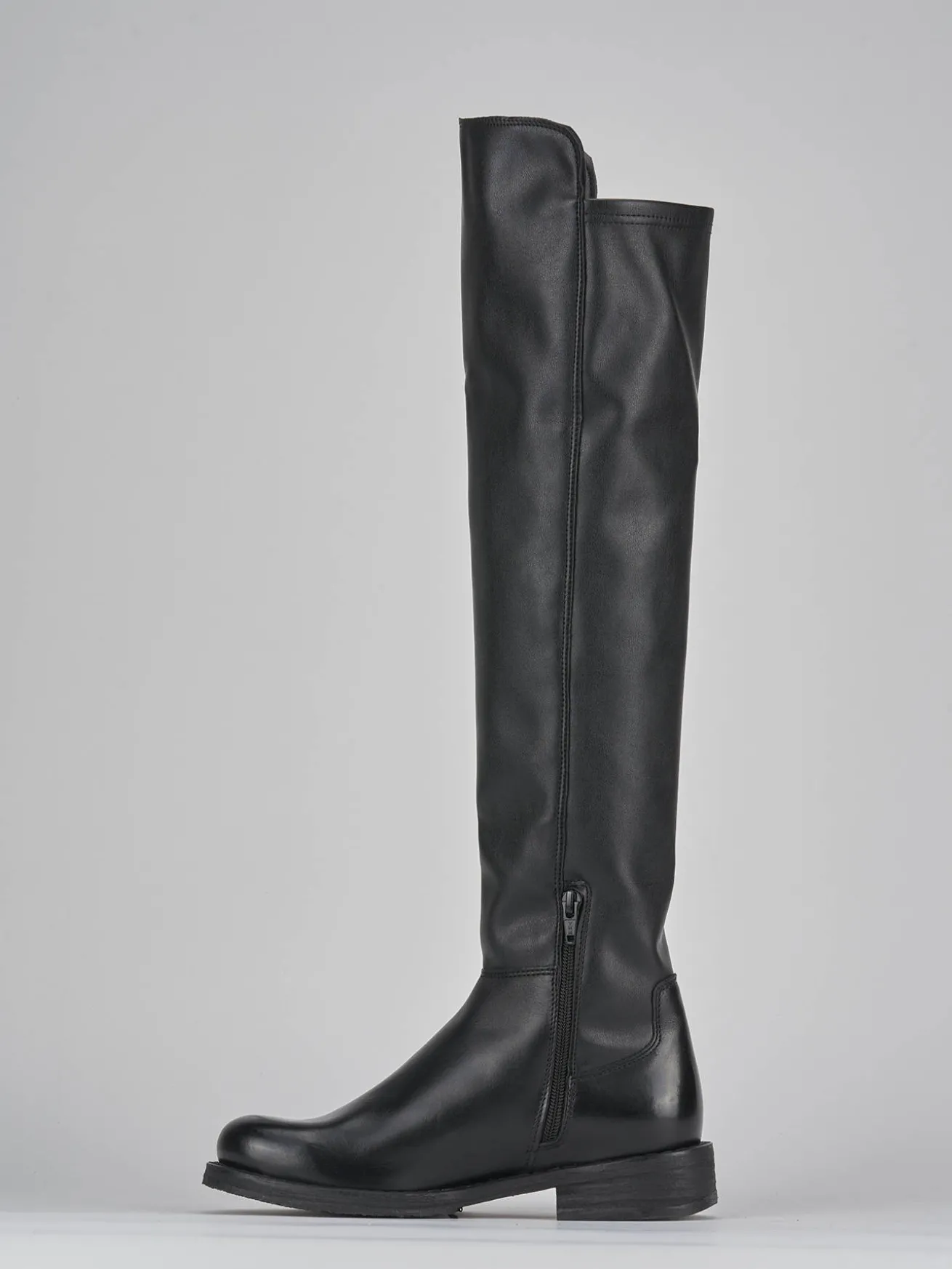 Stivali tacco 2cm pelle nero