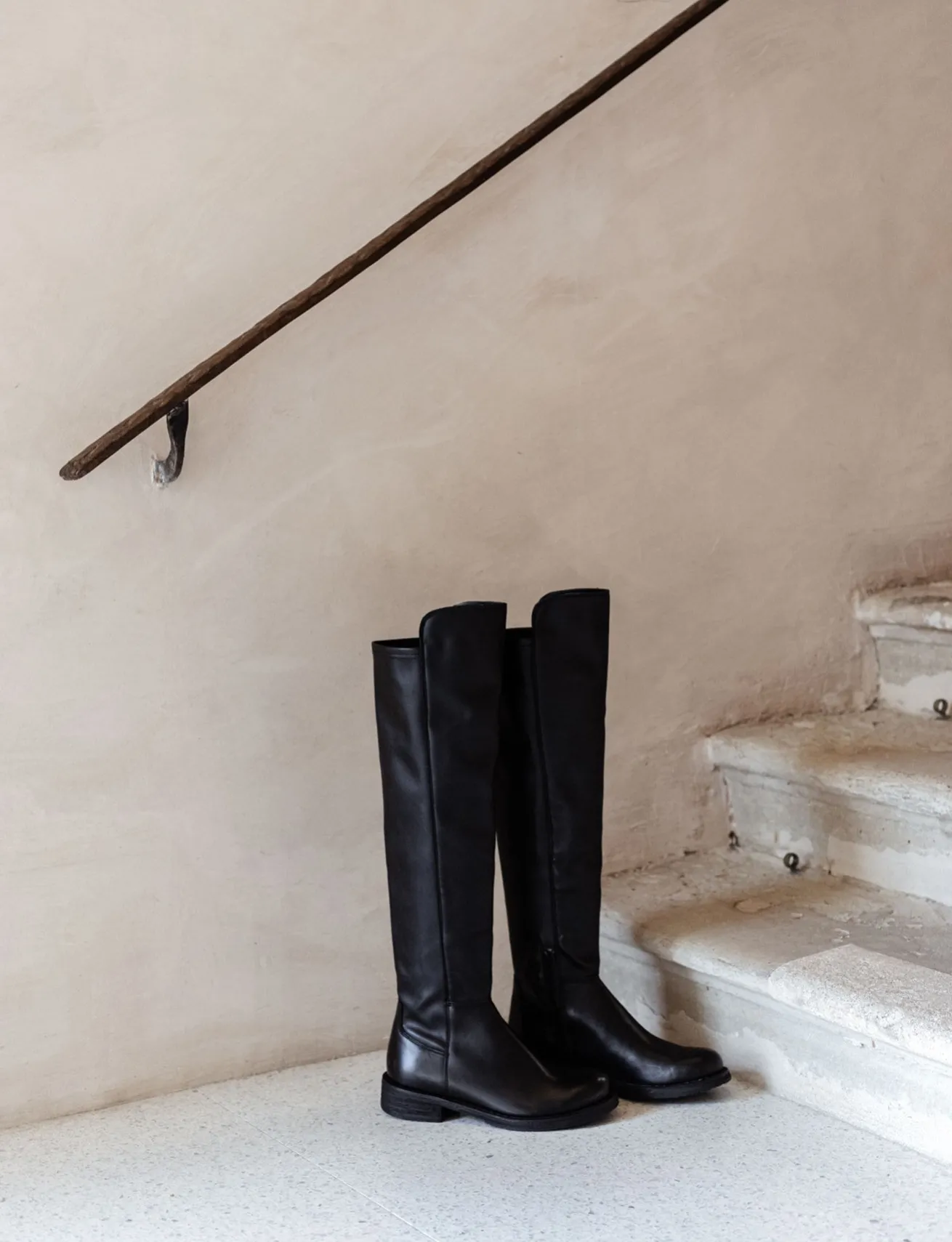 Stivali tacco 2cm pelle nero