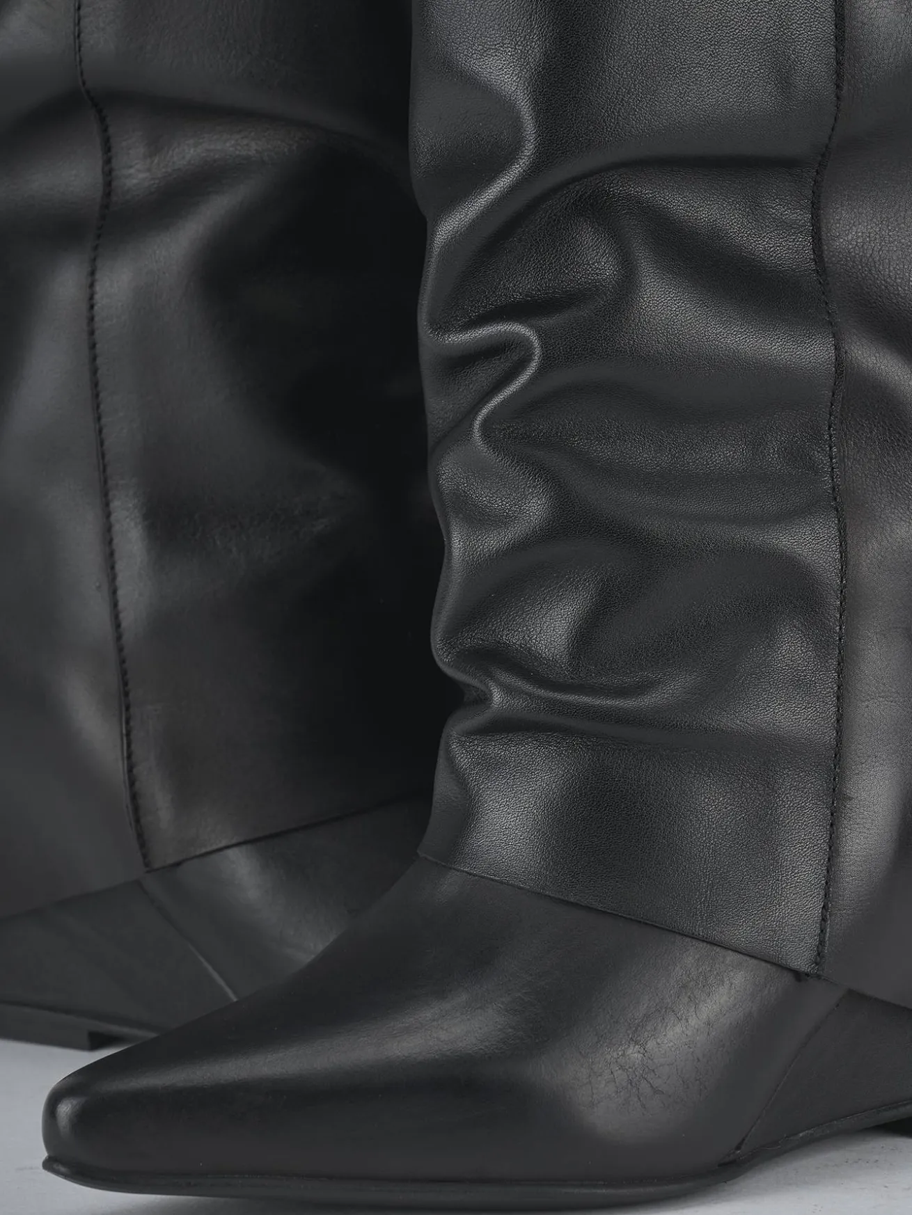 Stivali tacco 4cm pelle nero