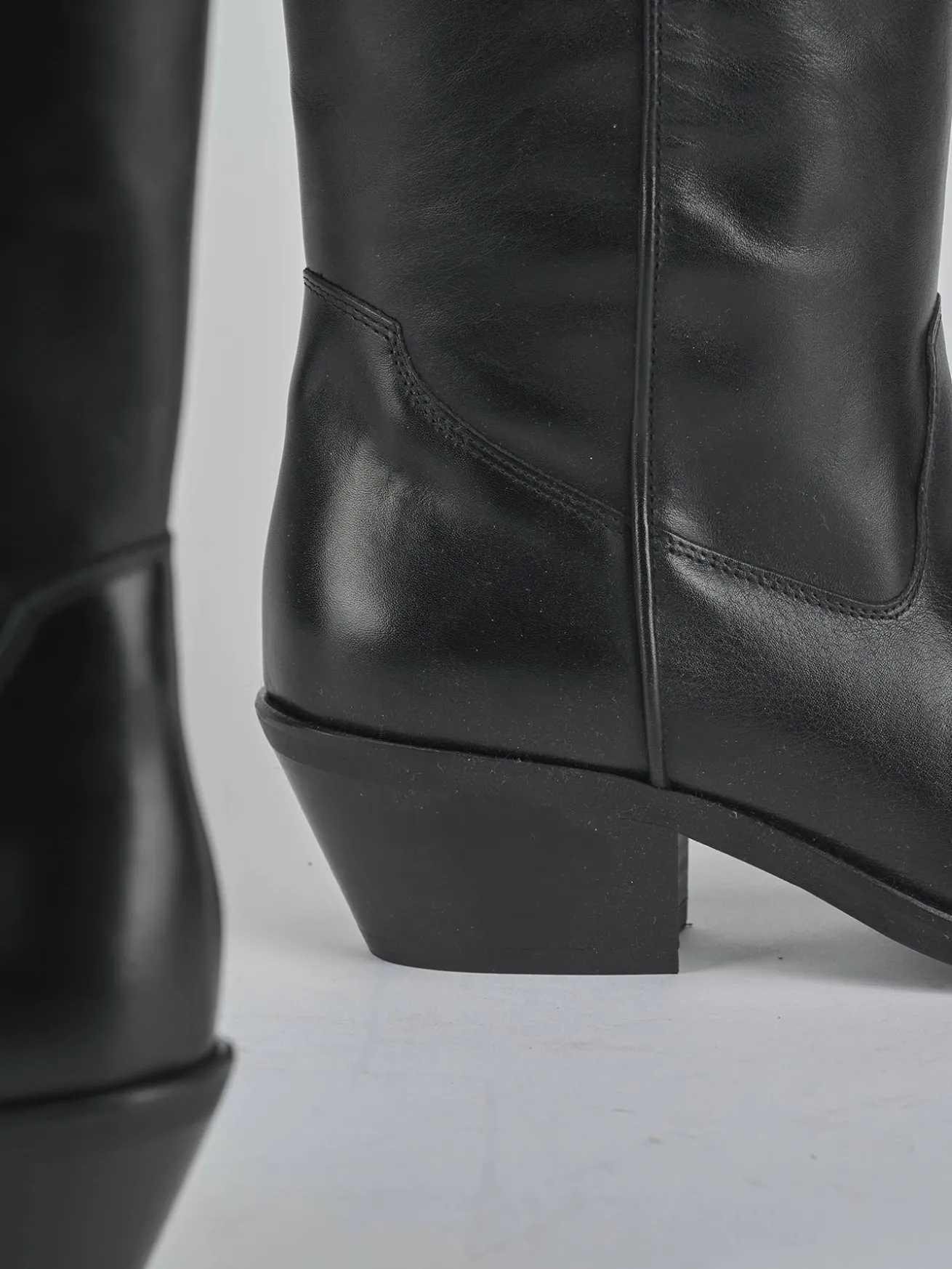 Stivali tacco 4cm pelle nero