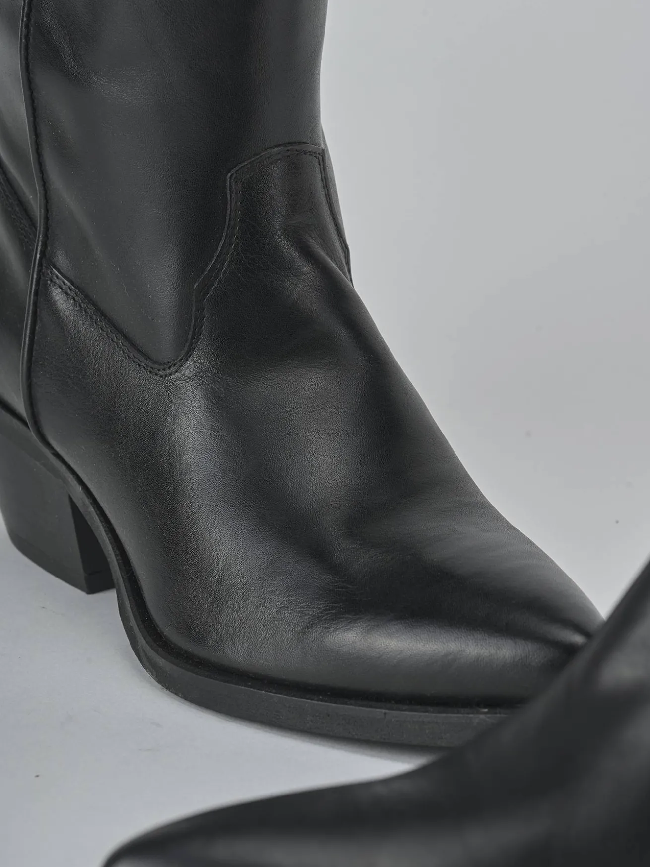 Stivali tacco 4cm pelle nero