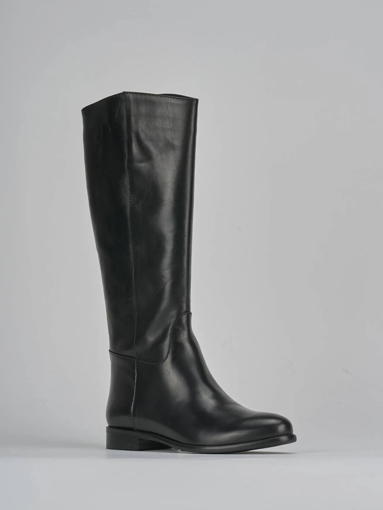 Stivali tacco 2cm pelle nero